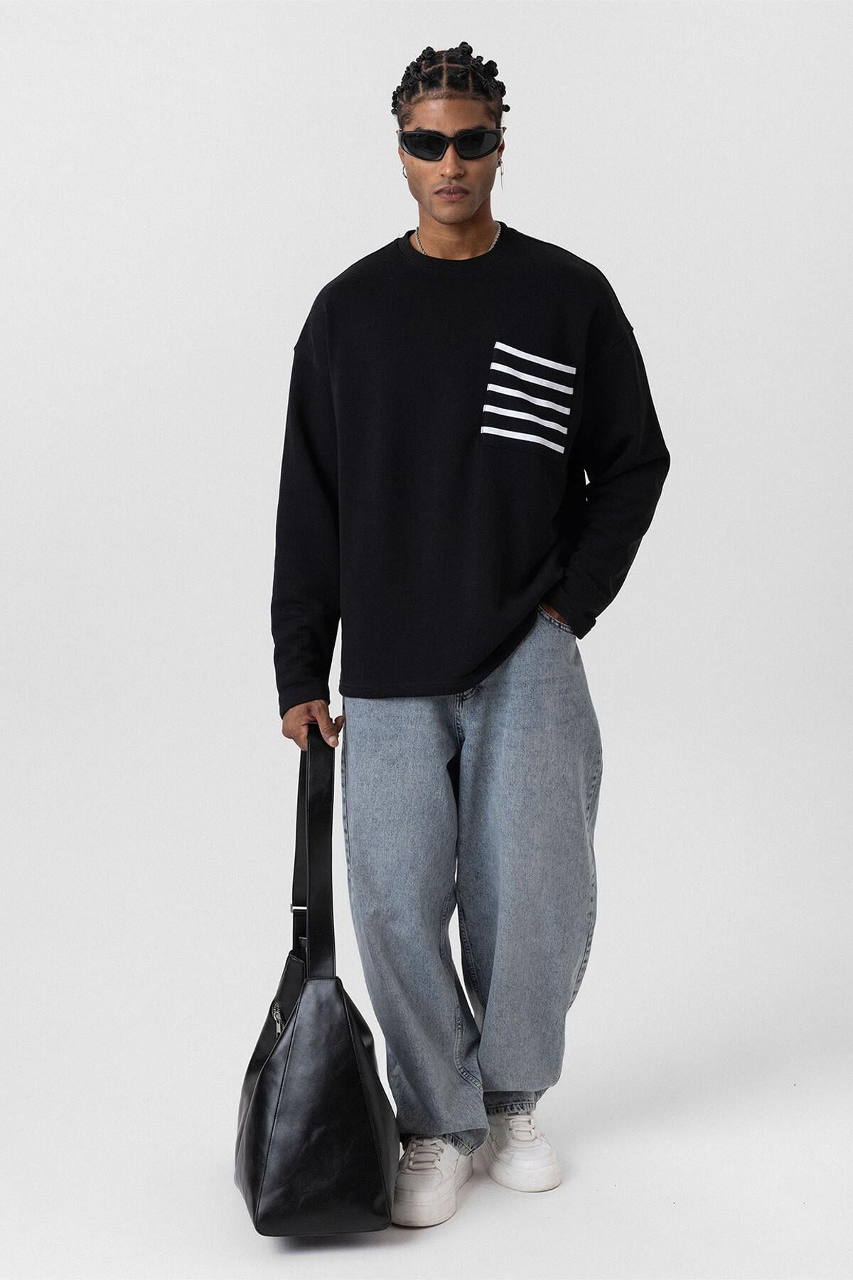Cep Detaylı Oversize Sweatshirt Siyah
