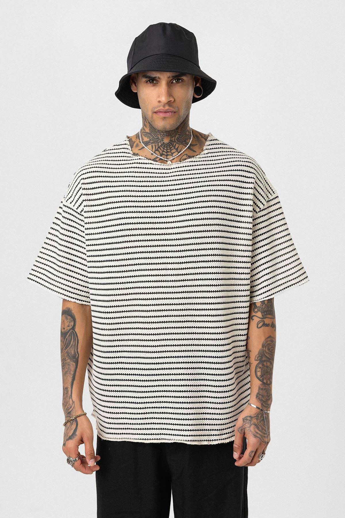 Çizgili Oversize Triko Tişört Siyah