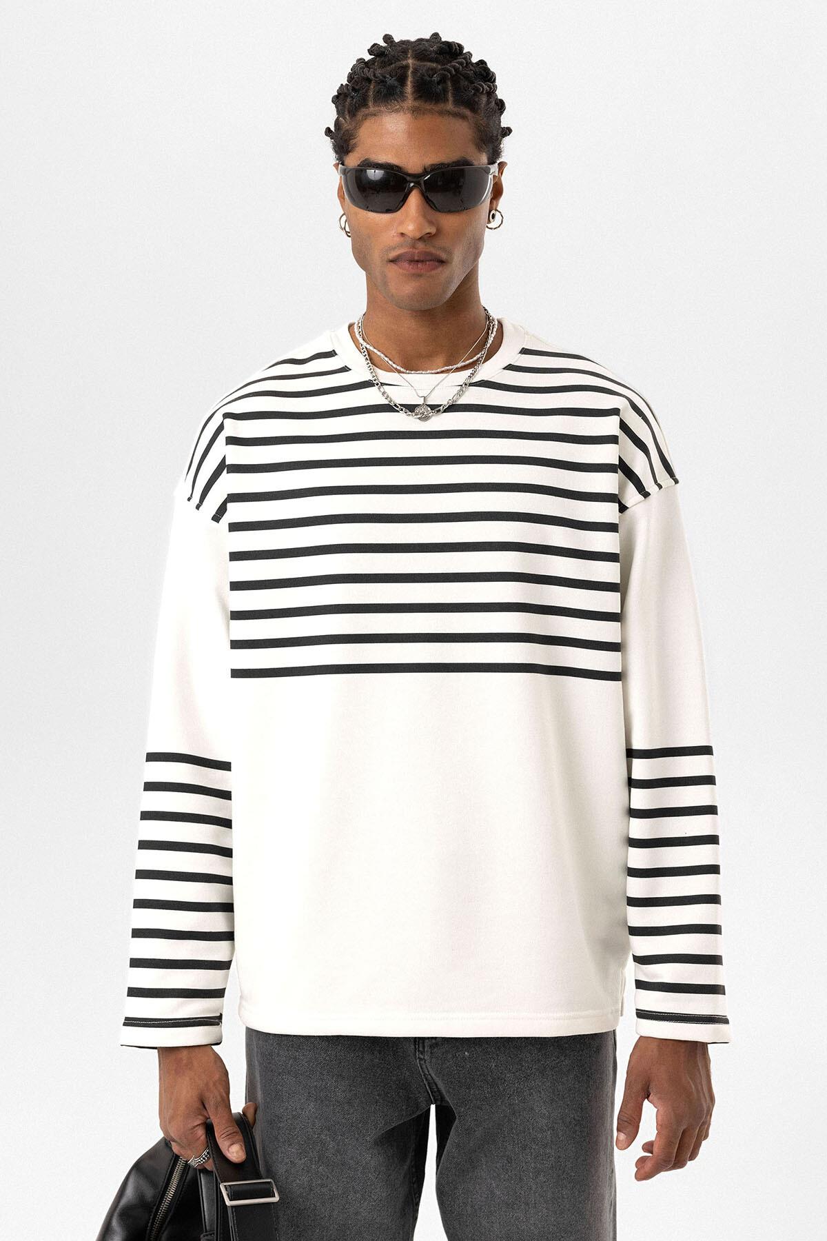 Çizgili Şerit Detaylı Oversize Sweatshirt Ekru