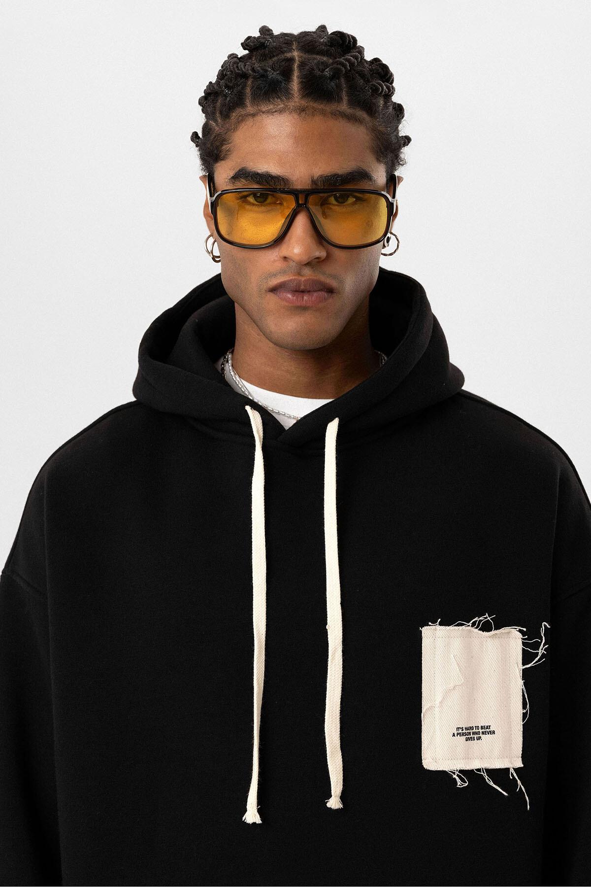 Etiket Detaylı Oversize Kapüşonlu Sweatshirt Siyah