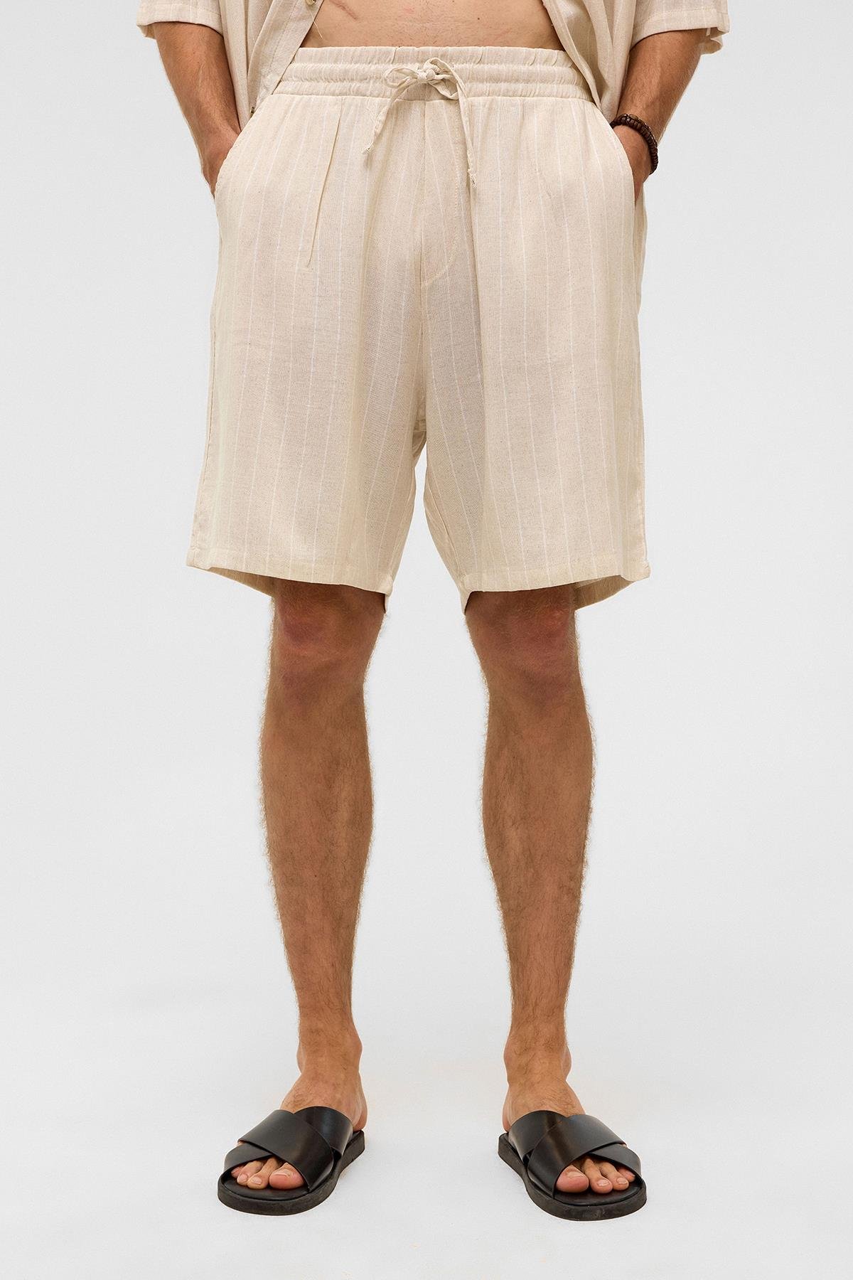 Oversize Çizgili Keten Şort Beyaz