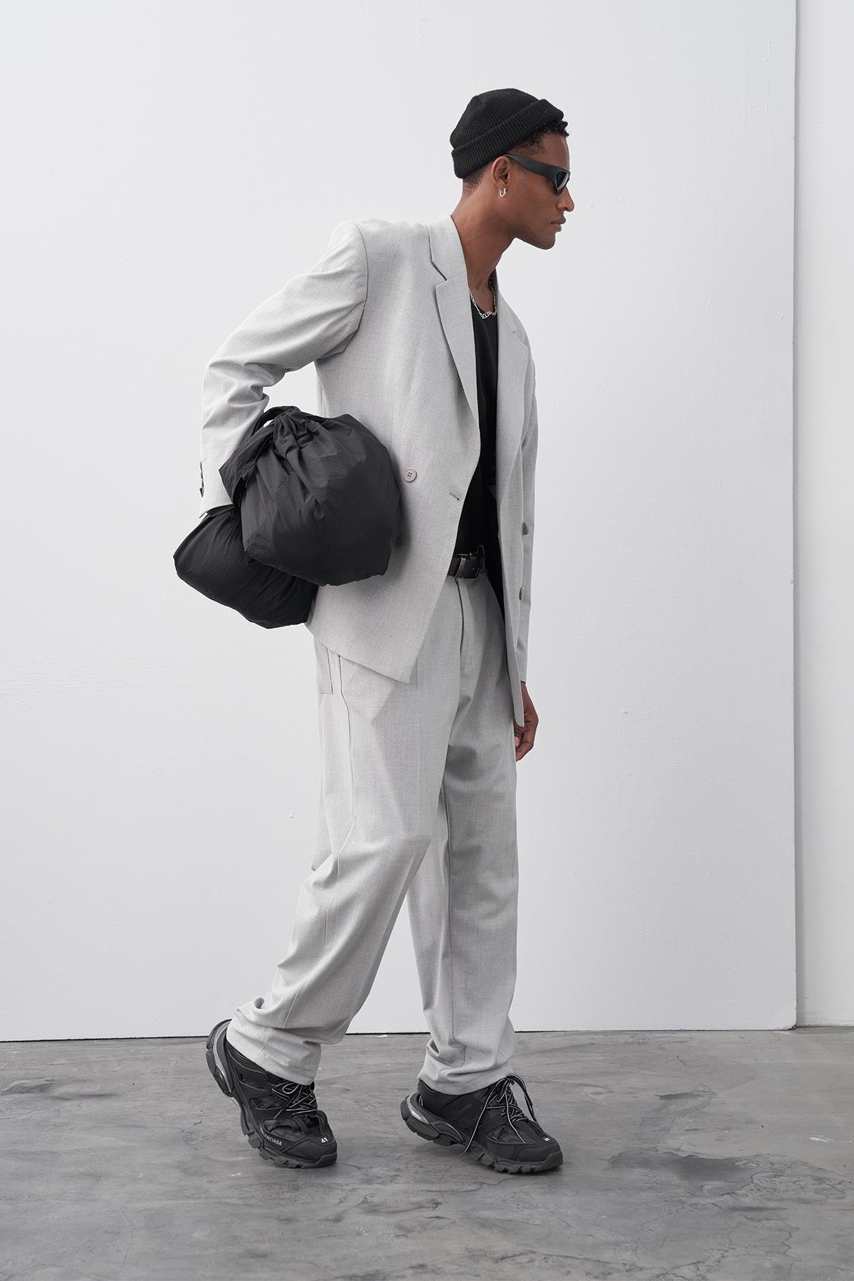 Rahat Kalıp Kruvaze Takım Elbise Gri