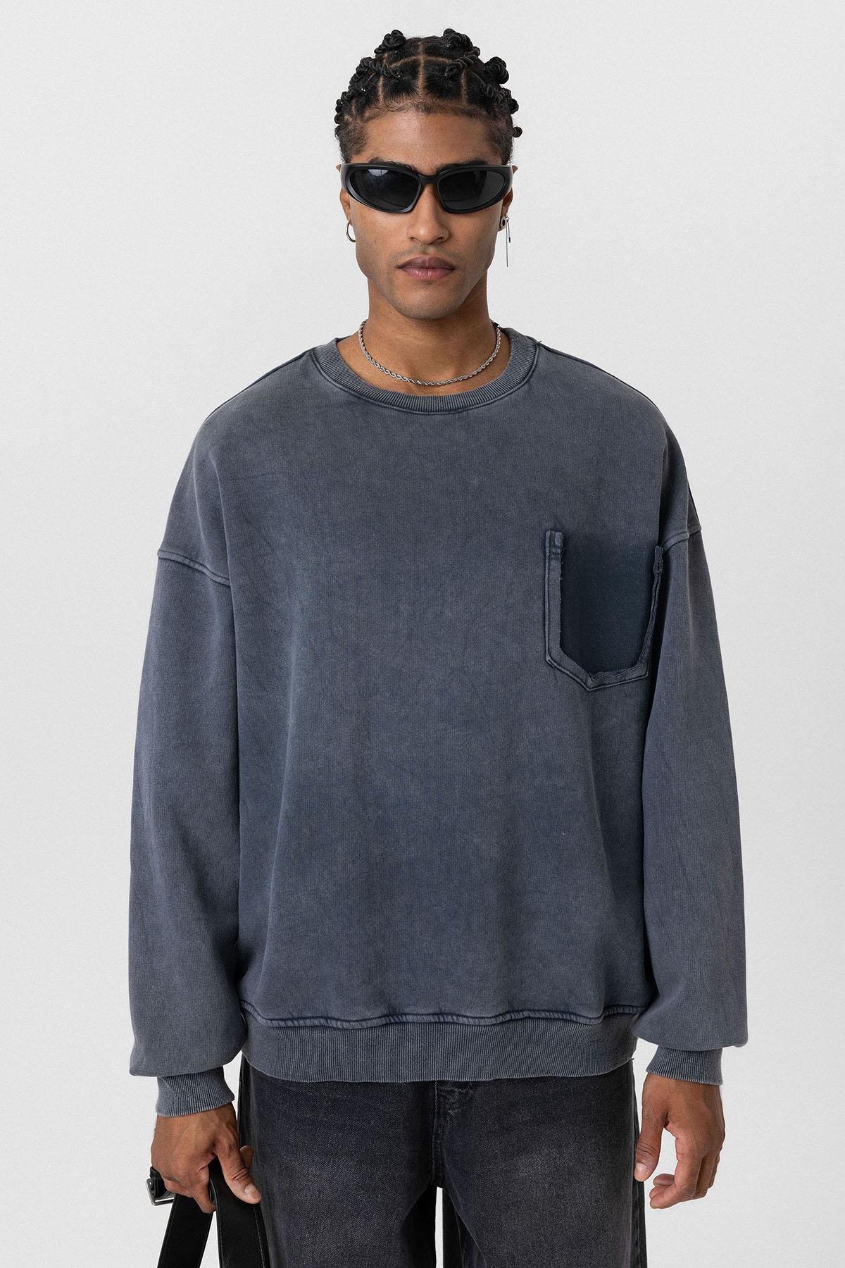 Yıkamalı Cep Detaylı Oversize Sweatshirt Siyah