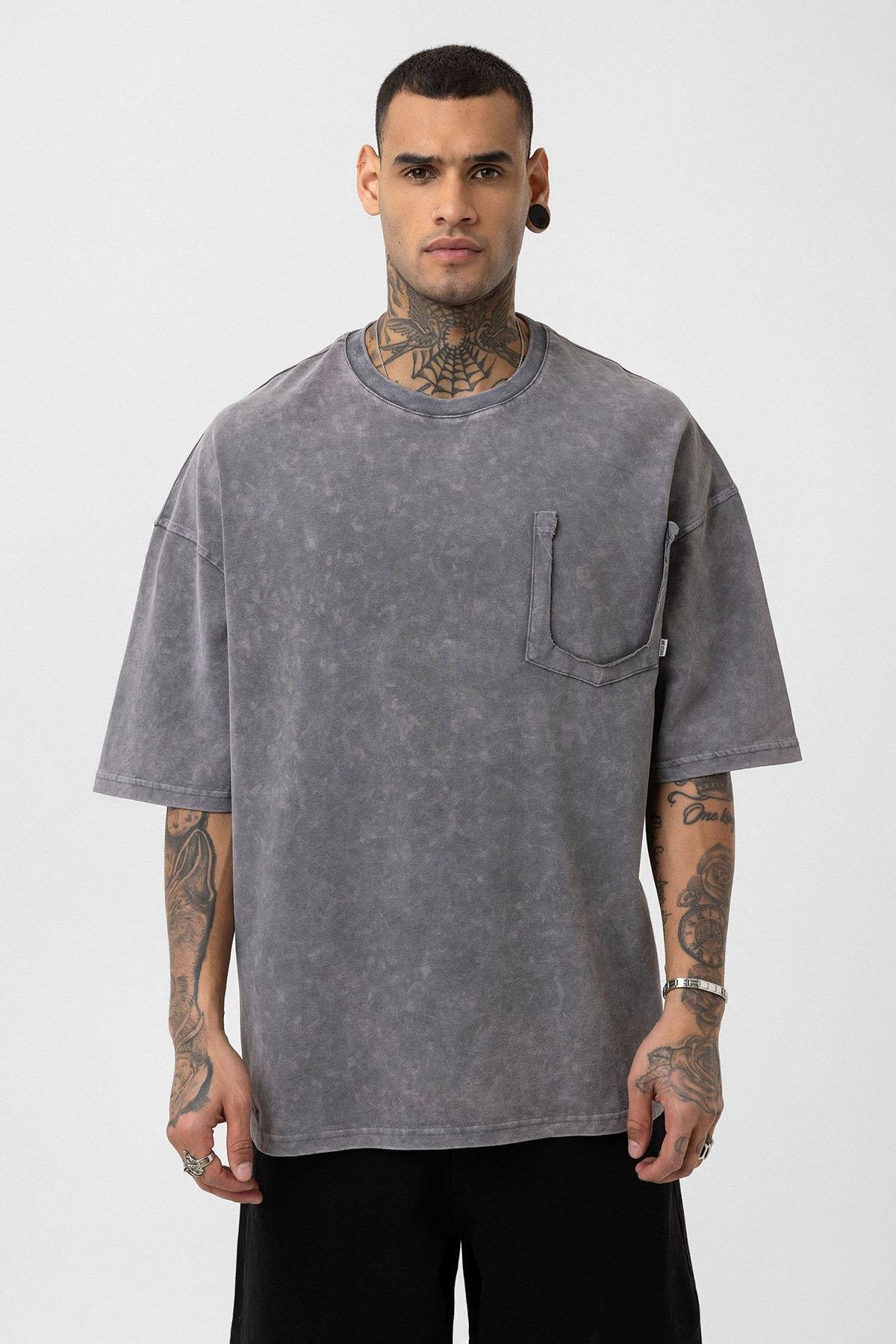 Yıkamalı Cep Detaylı Oversize Tişört Açık Füme