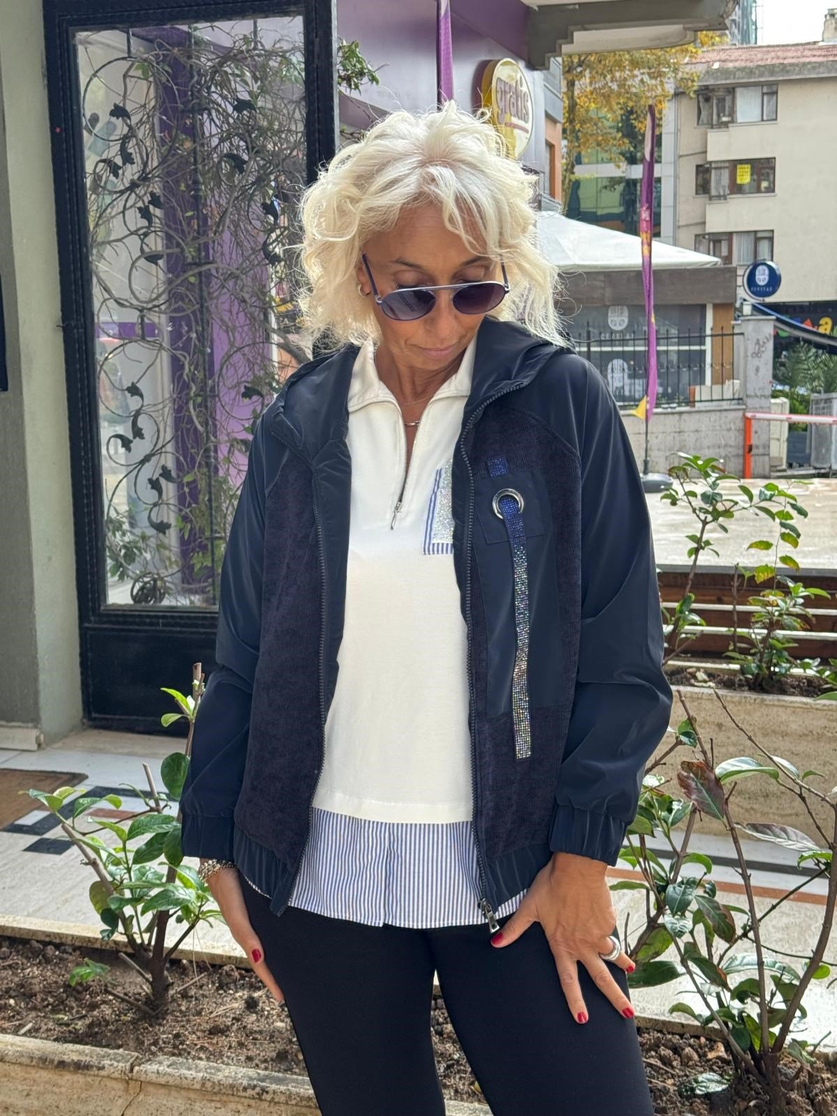 Kapüşonlu Kuşgözü ve Şerit Taş Detaylı Hırka