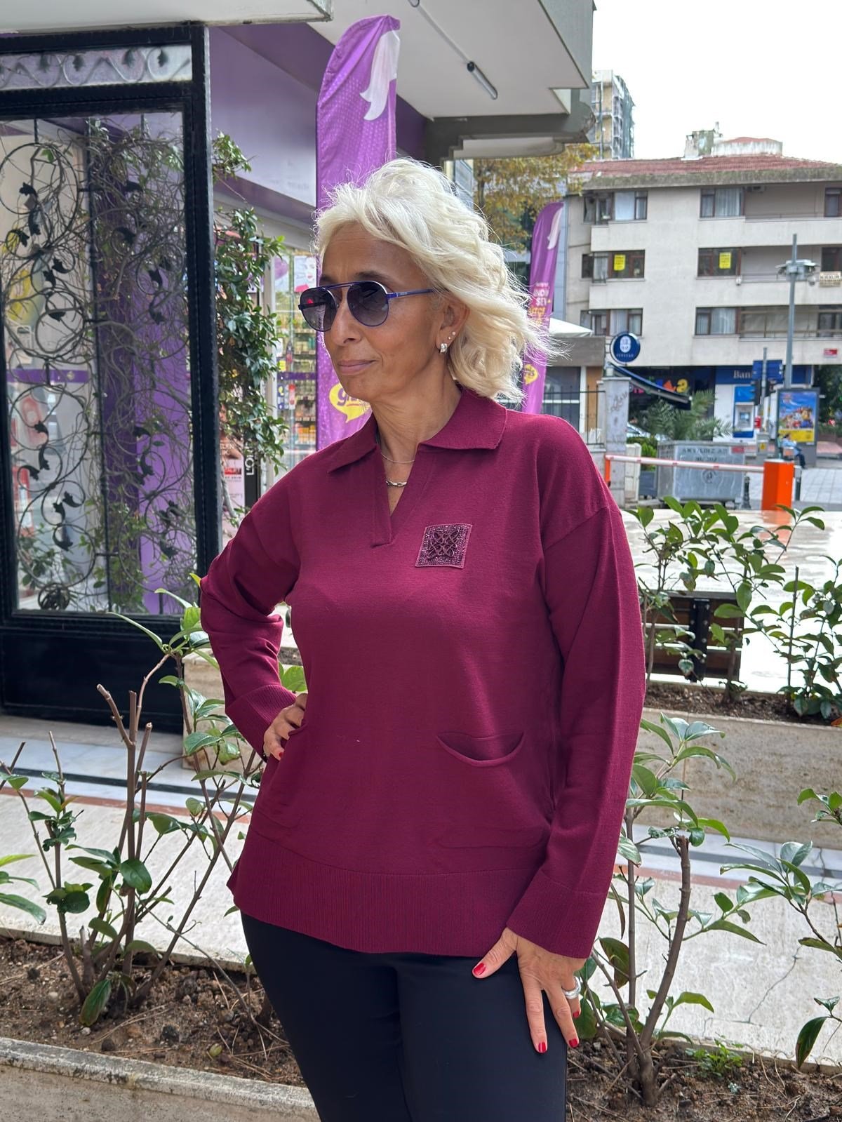Polo Yaka Çift Cepli Taş Detaylı Triko Bluz 