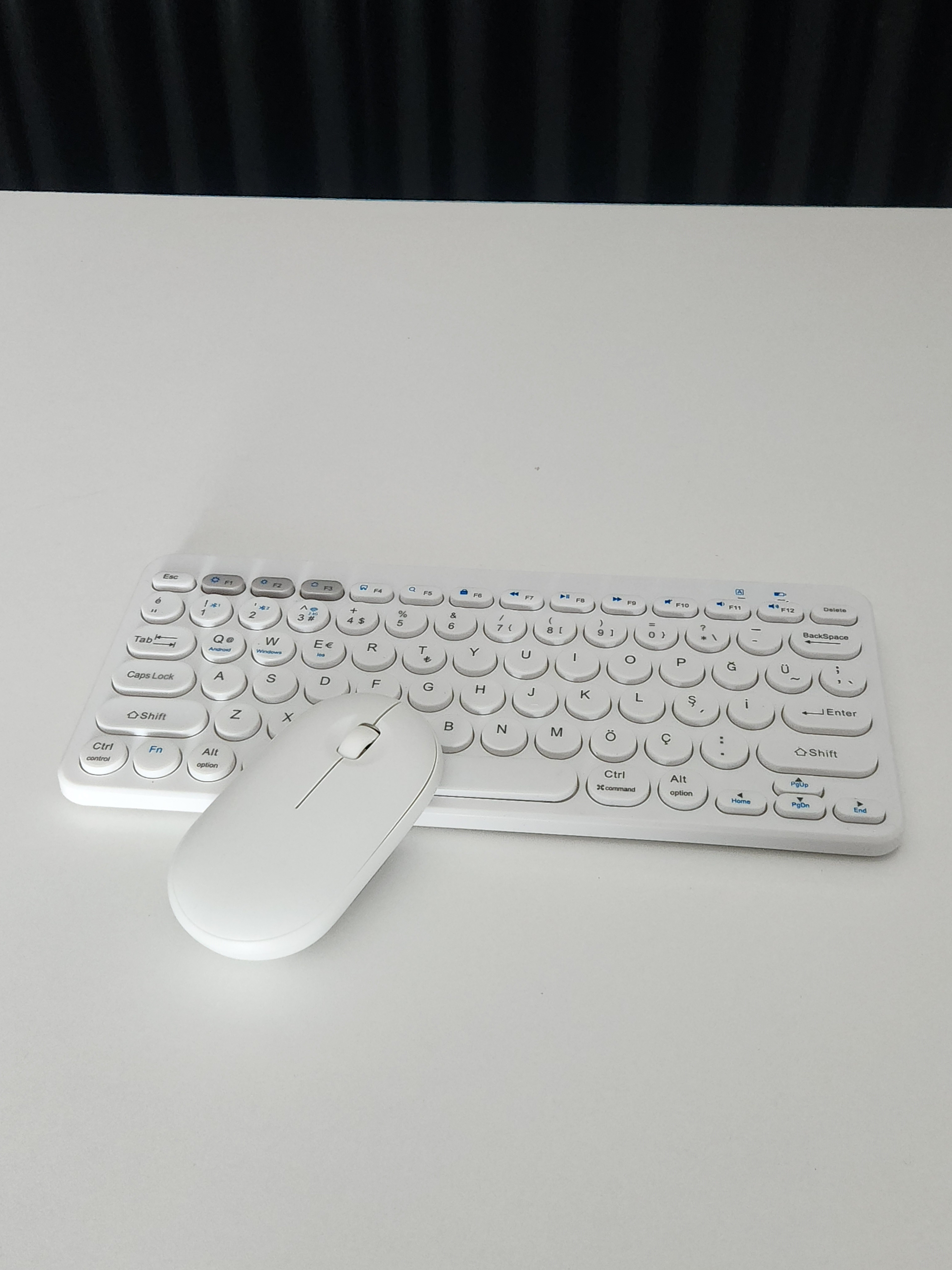Çift Cihaz Bağlantılı (2.4G + Bluetooth) Kablosuz Klavye Mouse Set – Ultra Hızlı Geçiş, Siyah (KM902)