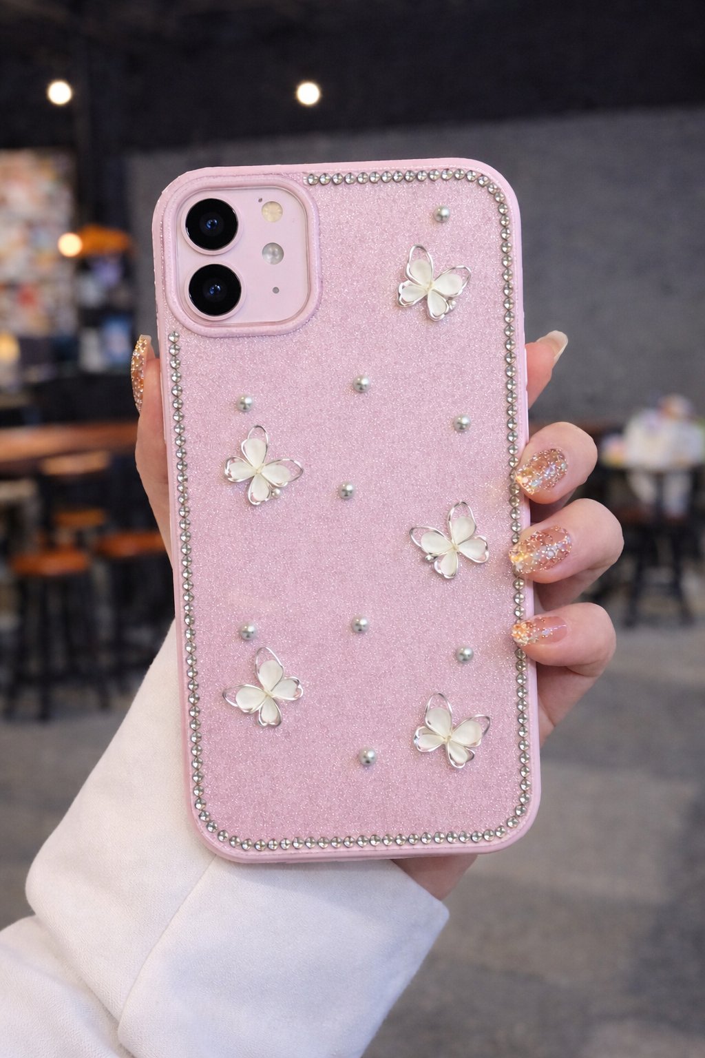İPhone 16  Uyumlu Kelebek Figürlü Simli İnci Taşlı Lüx Silikon Kılıf Pembe
