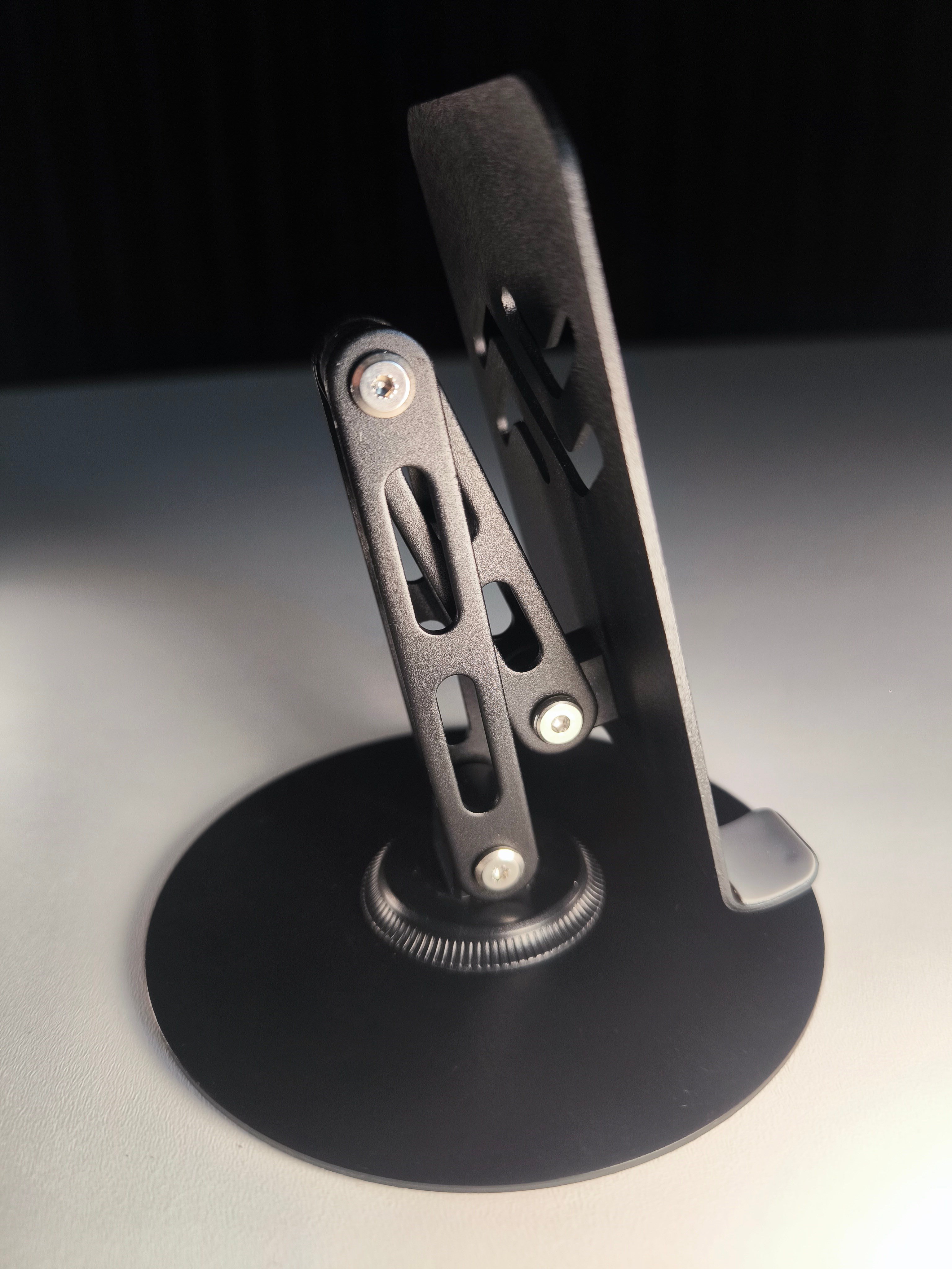 Karbon Çelik Masaüstü Telefon Standı | Katlanabilir, Kaymaz Tabanlı, Dayanıklı Gövde, Tüm Telefonlarla Uyumlu (L-015)