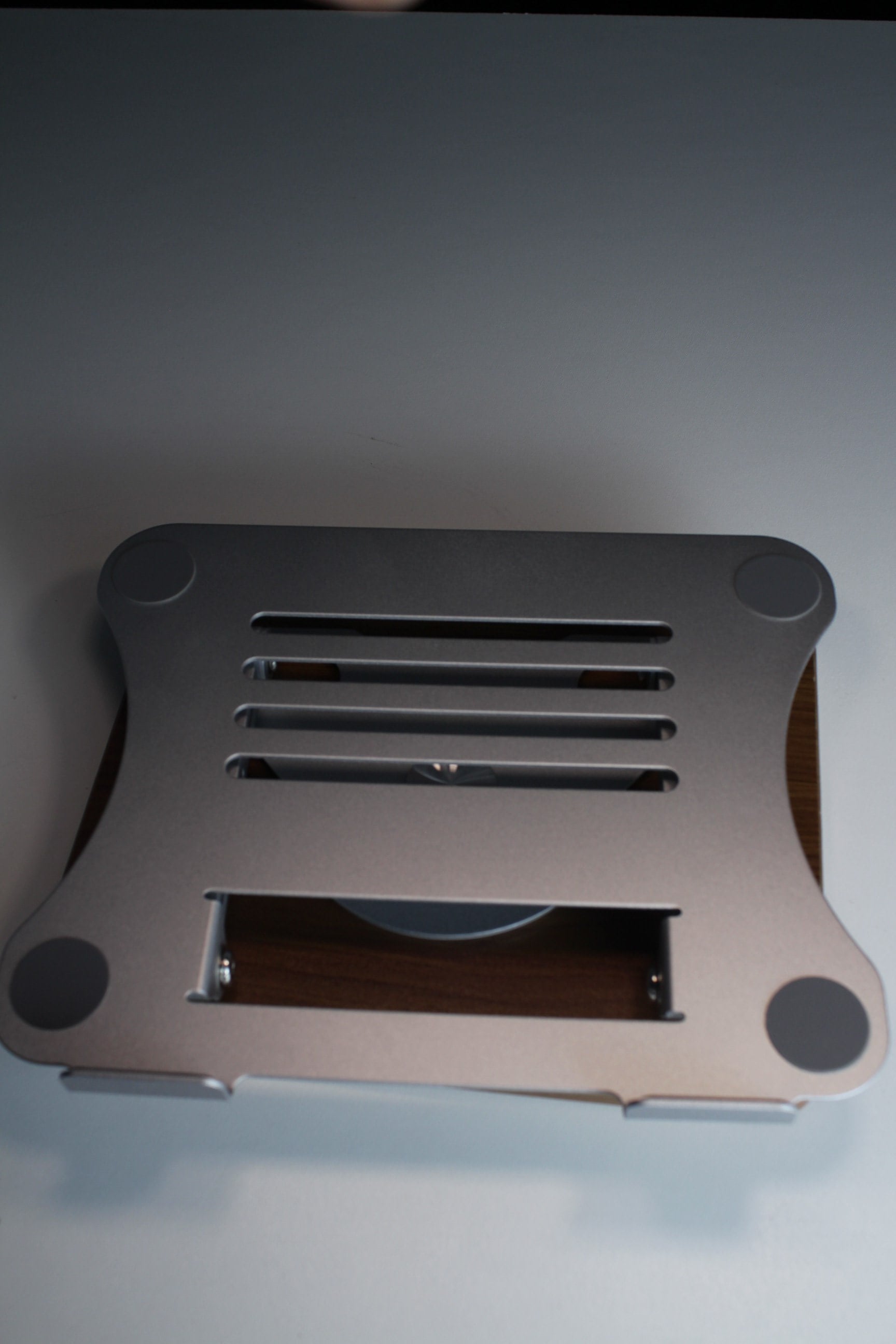 Katlanabilir Alüminyum Laptop Yükseltici Stand – 10KG Taşıma, 360° Rotasyon, Soğutmalı Masaüstü Tutucu