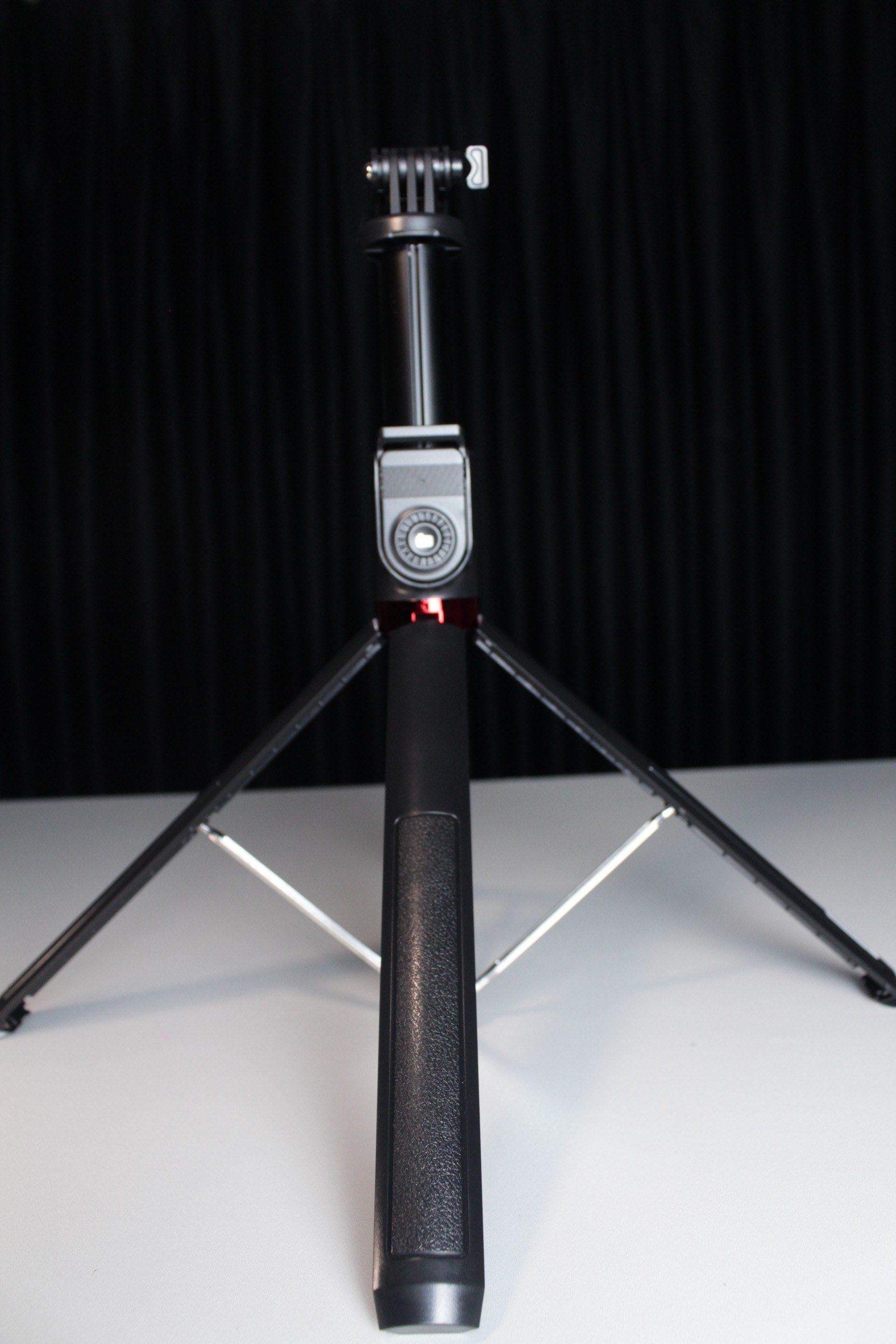 Profesyonel Selfie Stick Tripod – AI Okunabilir, Bluetooth 5.2, 420g Hafif, 33.5cm Uzatılabilir | İçerik Üreticiler İçin Veri Zengin Çekim Standı