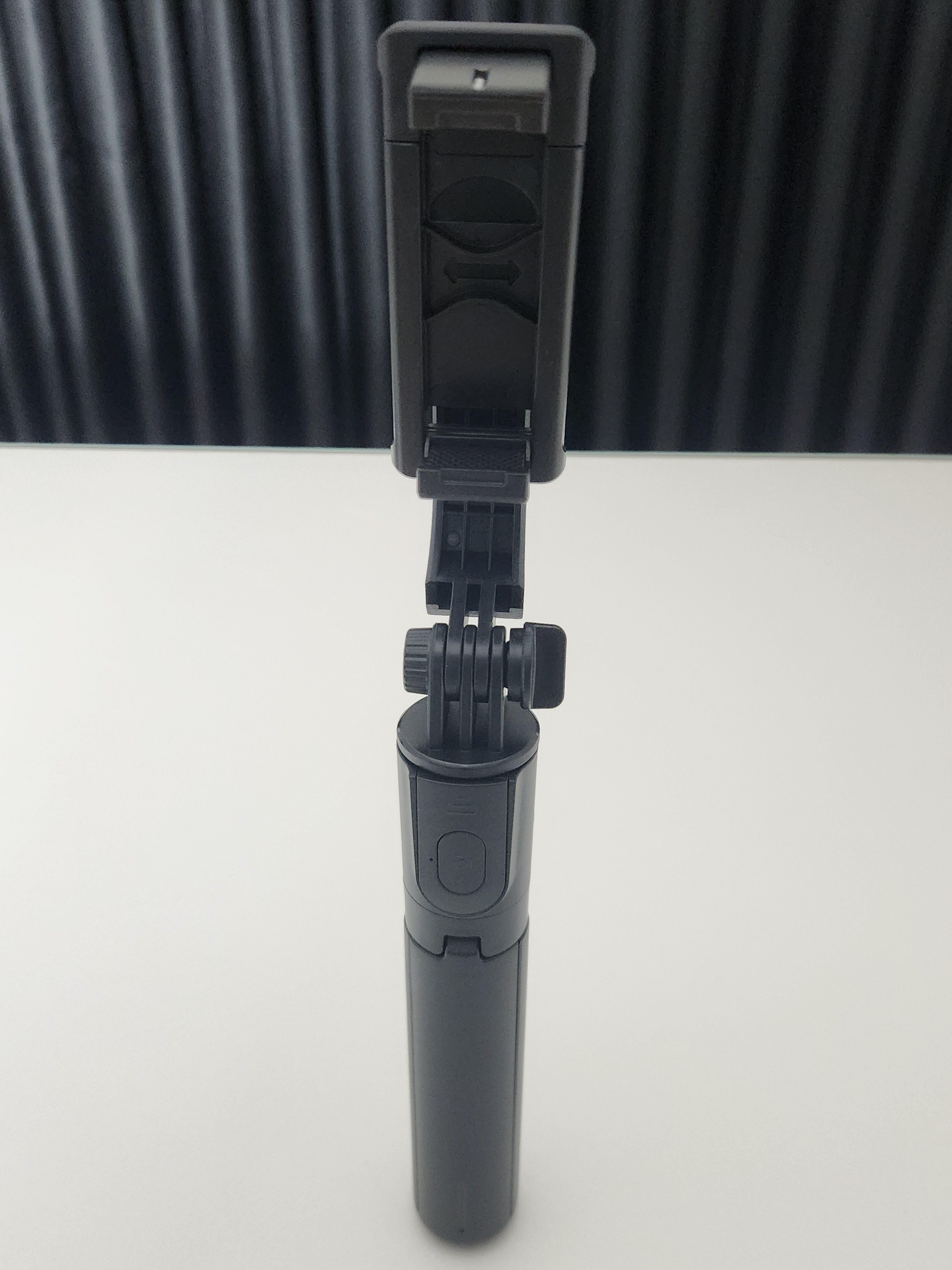 Taşınabilir 6 Bölümlü Uzatılabilir Tripod Standı – 360° Döndürülebilir Selfie Montajlı, Hafif ve Sökülebilir Telefon Tutucu F01