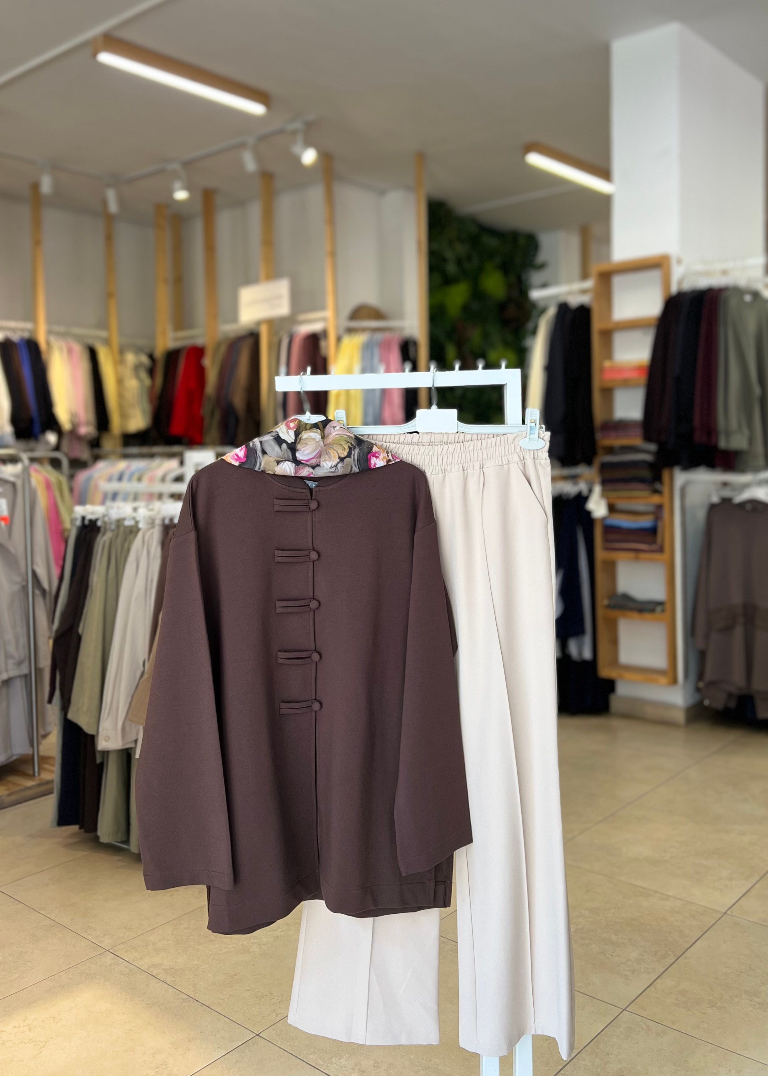 DÜĞME DETAYLI SWEATSHİRT