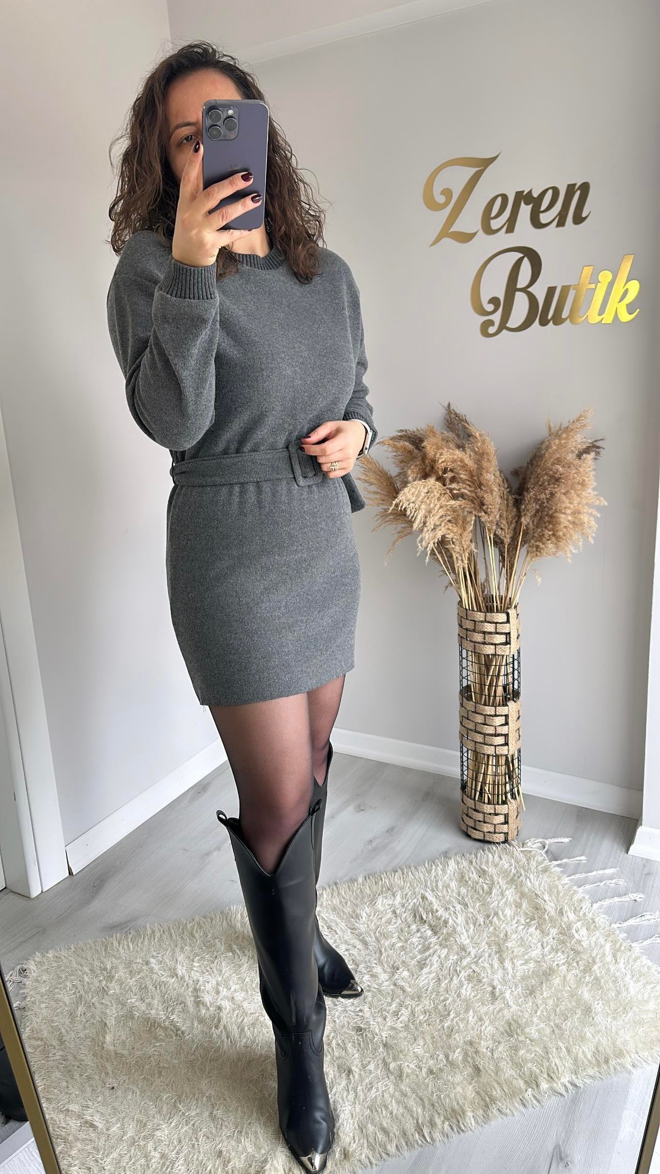 KEMERLİ TRİKO MİNİ ELBİSE