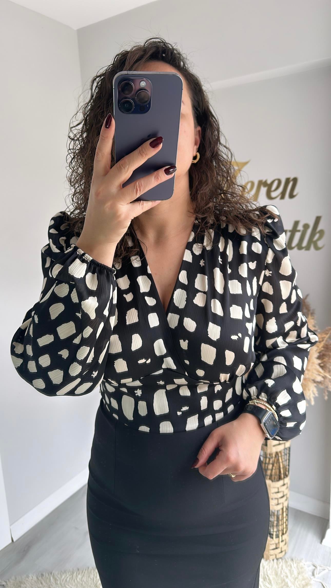 KRUVAZE ŞİFON CROP BLUZ
