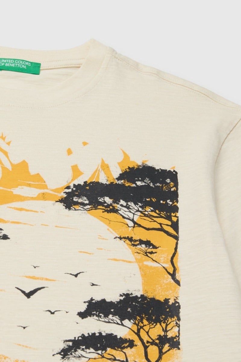 United Colors of Benetton Erkek Çocuk Ekru Önü Baskı Detaylı Bisiklet Yaka T-Shirt 6-14 Yaş 
