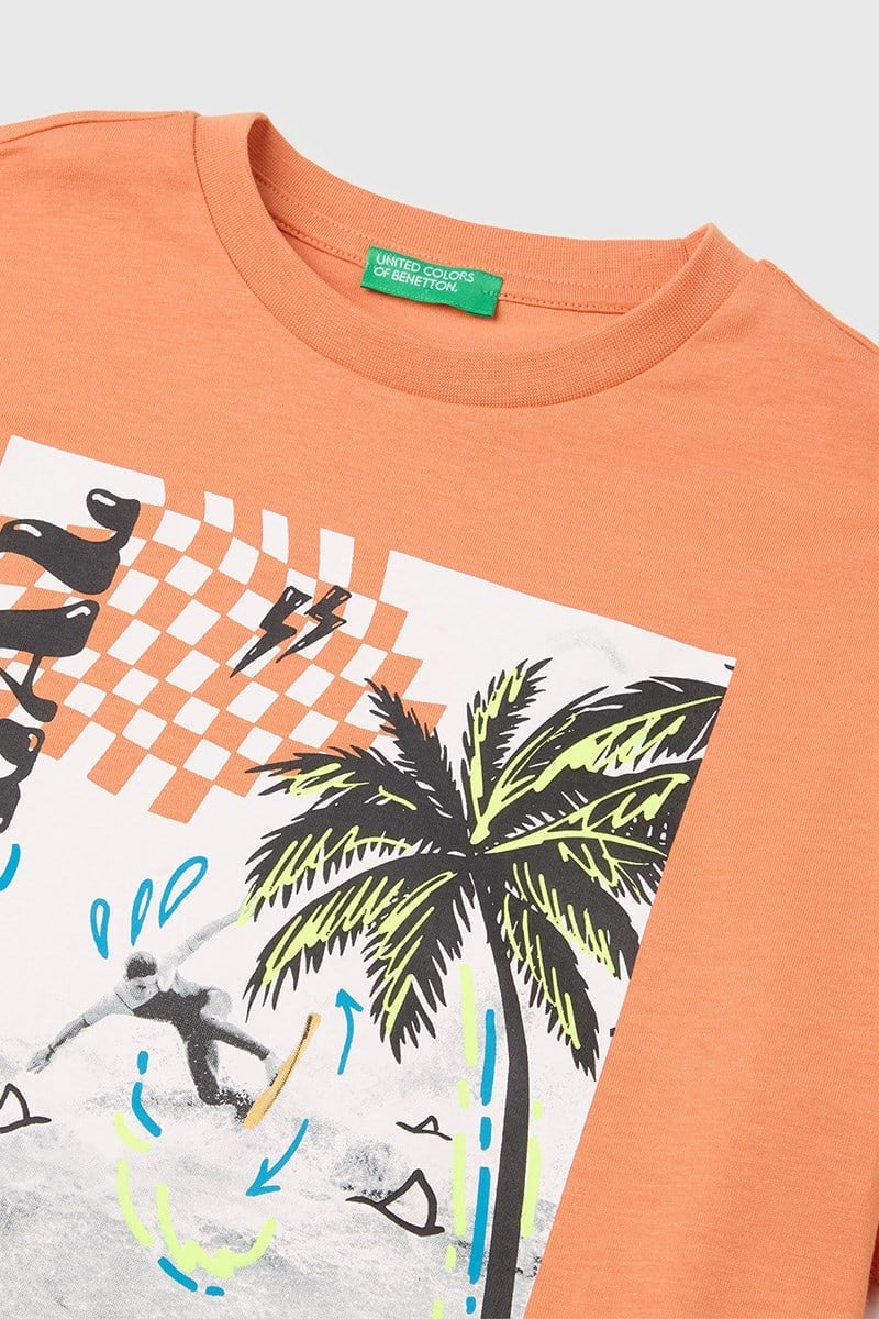United Colors of Benetton Erkek Çocuk Ön ve Arka Fotoğraf Baskı Detaylı Bisiklet Yaka T-Shirt Turuncu 6-13 Yaş
