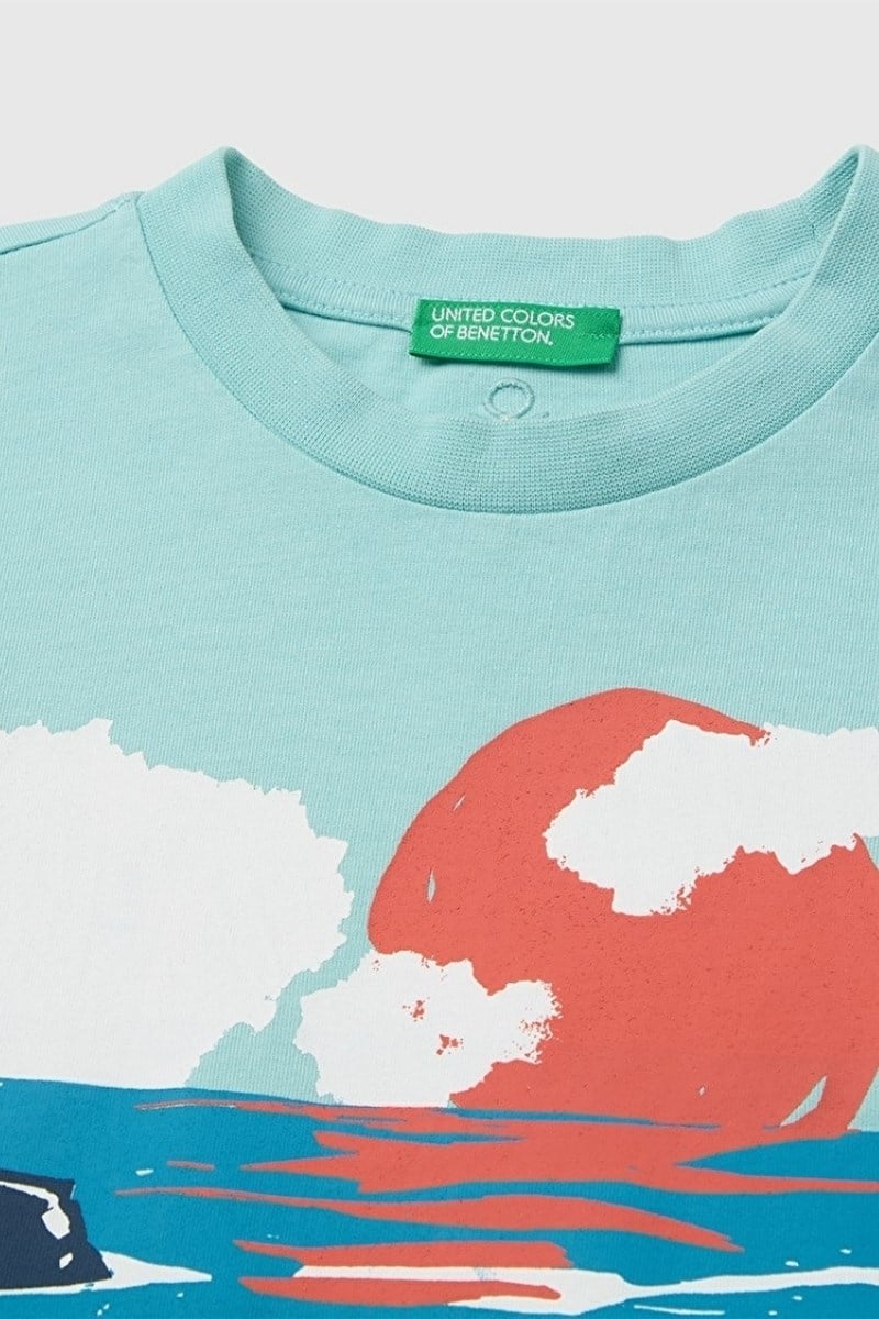 United Colors of Benetton Erkek Çocuk Turkuaz Mix Önü Baskı Detaylı Bisiklet Yaka T-Shirt 6-14 Yaş 