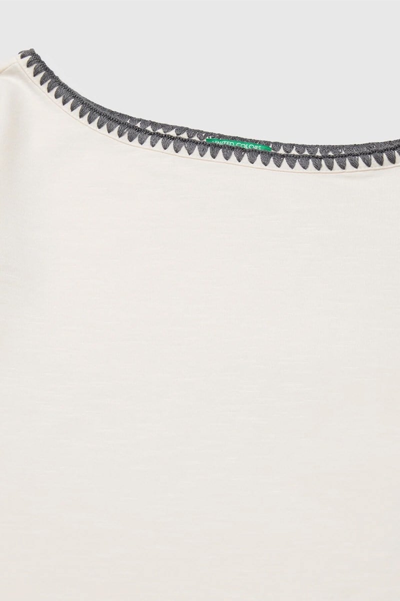 United Colors of Benetton Kız Çocuk Asimetrik Yaka İşleme Detaylı T-Shirt Ekru 6-14 Yaş