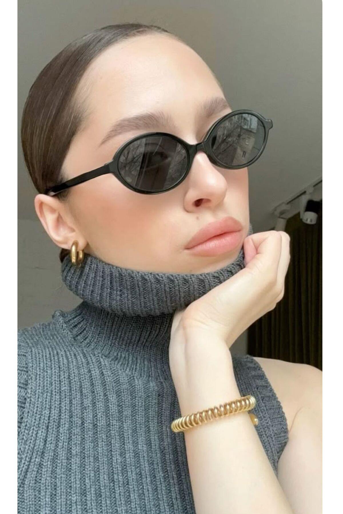 Miux Oval Çerçeve Siyah Cam Trend Güneş Gözlüğü Siyah Çerçeveli Miu