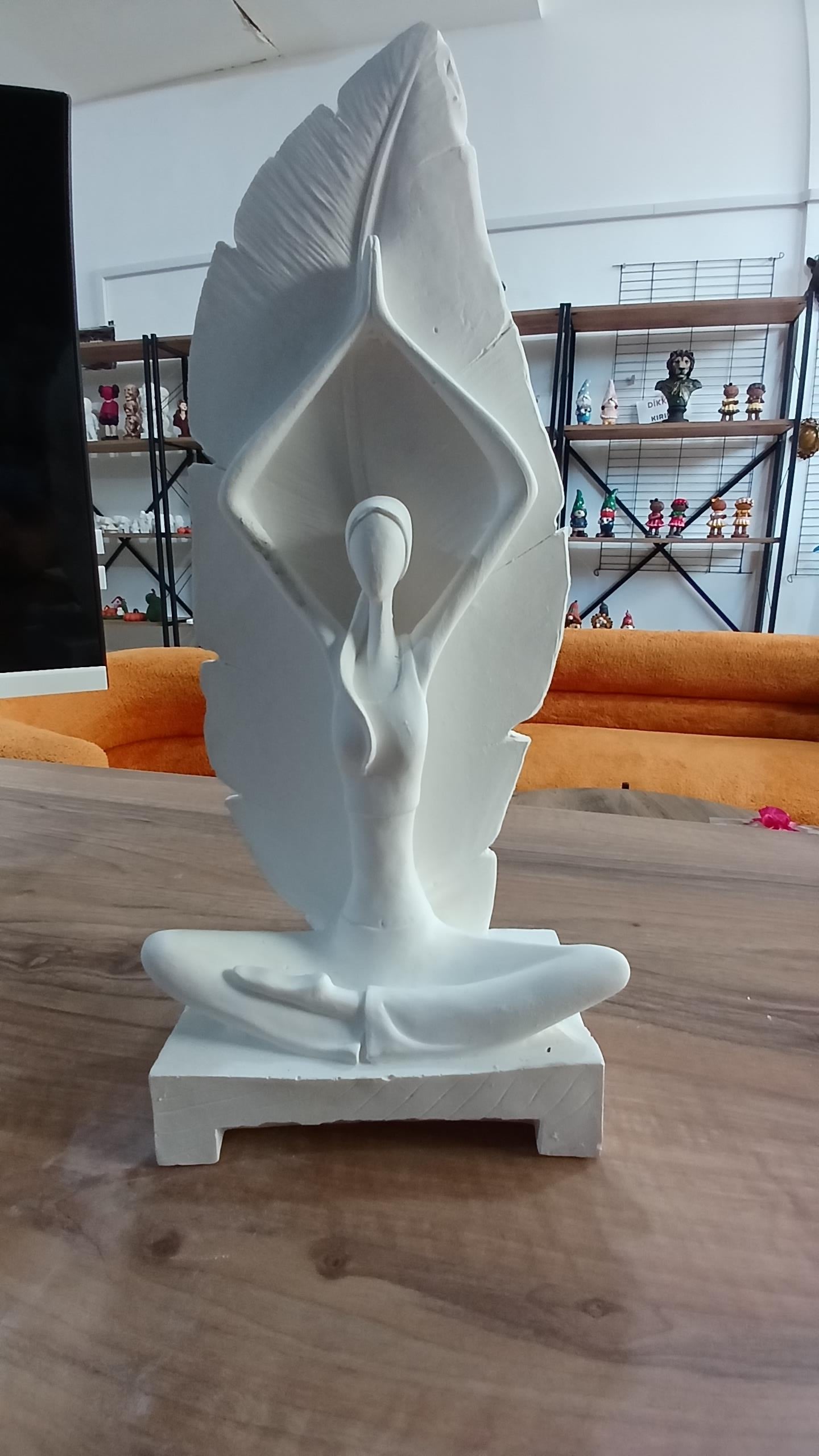Yogacı Kız Boyasız 31cm