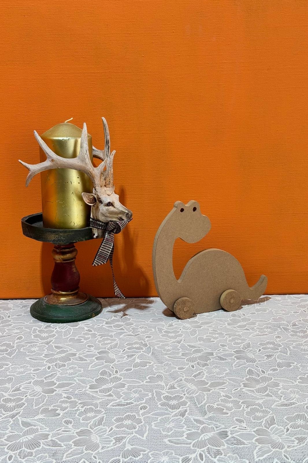 TEKERLEKLİ DİNAZOR (16X7X5 CM) OYN 007