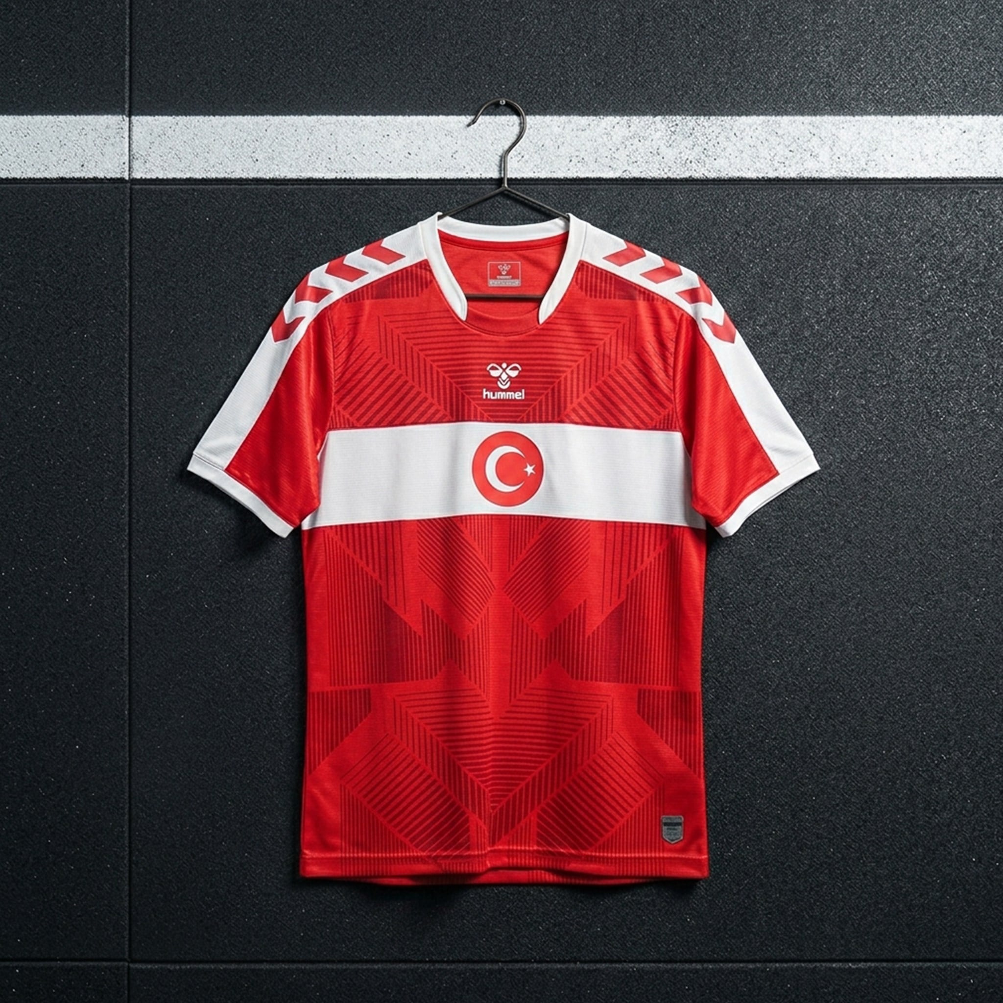 HUMMEL TÜRKİYE MİLLî TAKIM FORMASI