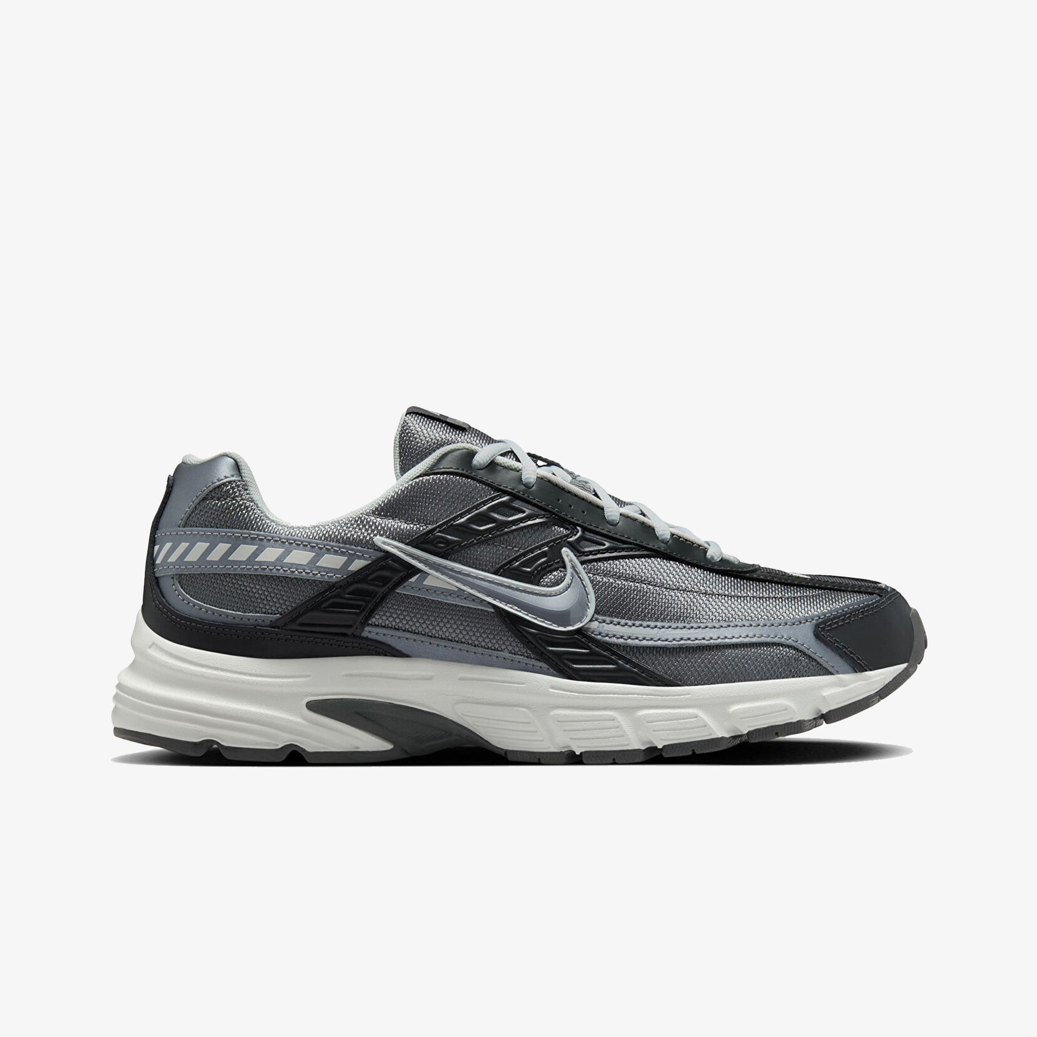 NIKE IB3083-001 INITIATOR