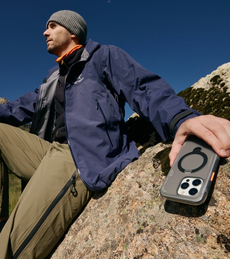 TORRAS MARKA KILIFLARTORRASTRRS16Torras iPhone 16 Pro Max Ostand Spin Air MagSafe Standlı Koruma Kılıf – Siyah