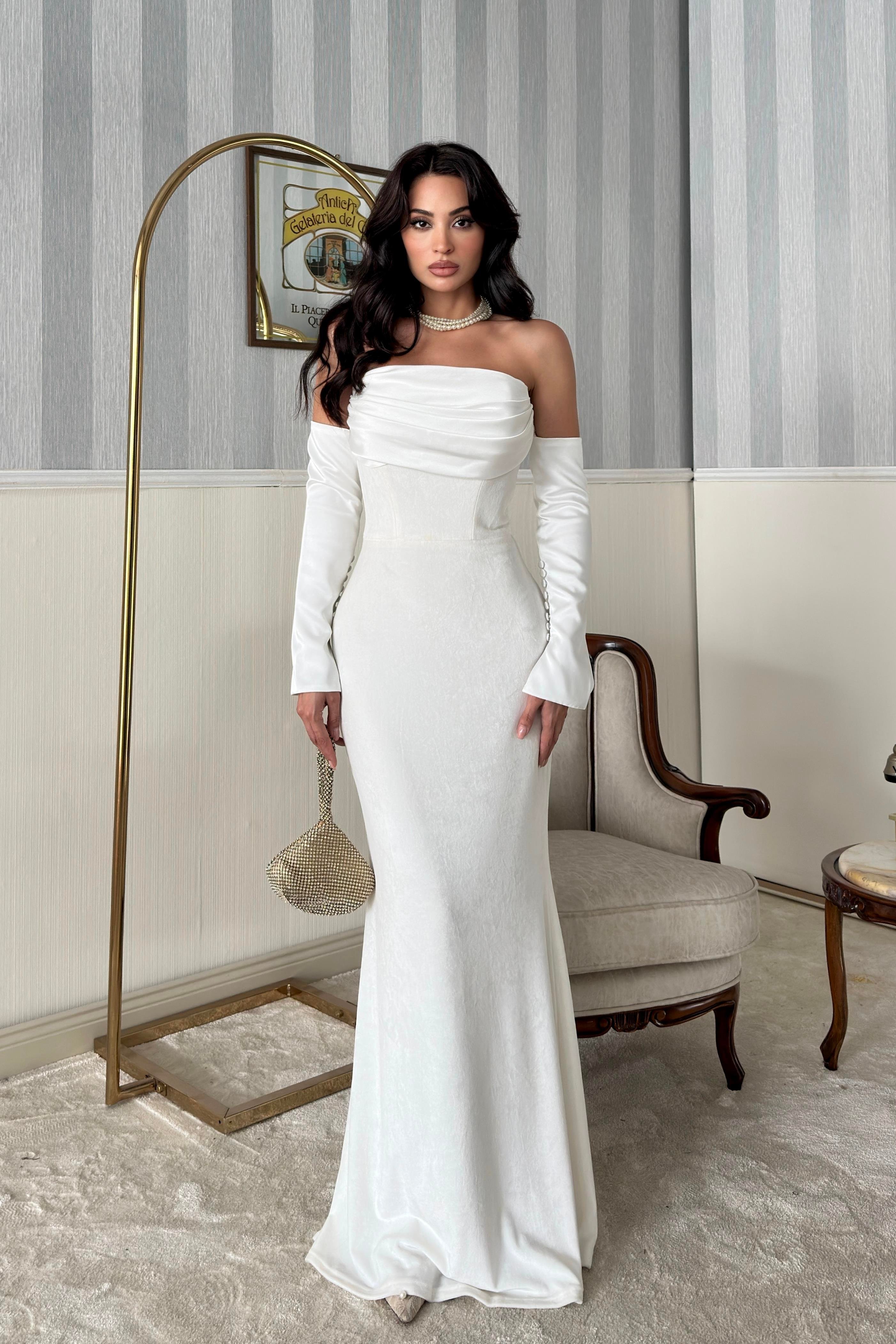 Beyaz Saten Kol Detaylı Kadife Abiye Elbise