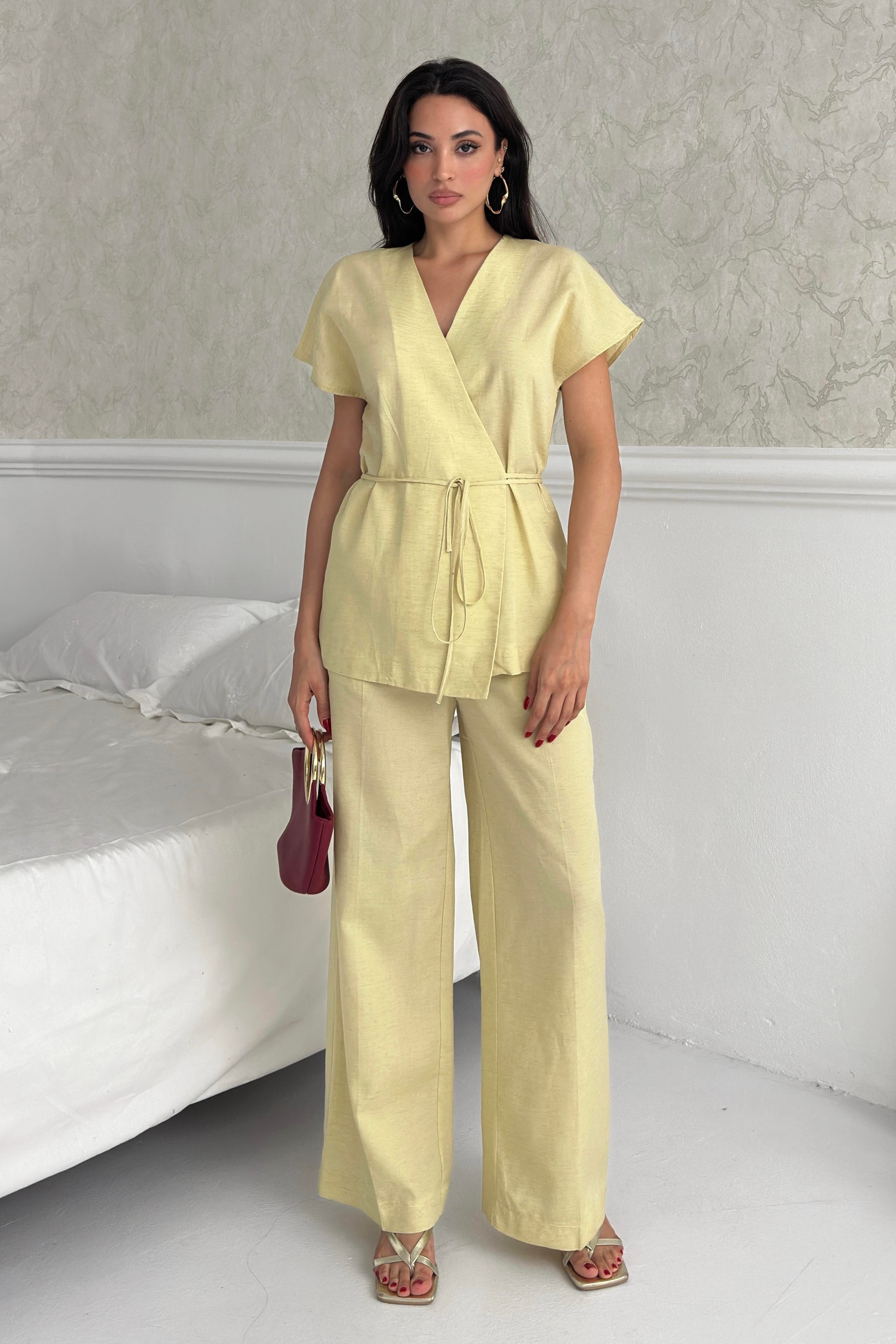 Sarı Kruvaze Bluz  İspanyol Paça Pantolon Takım