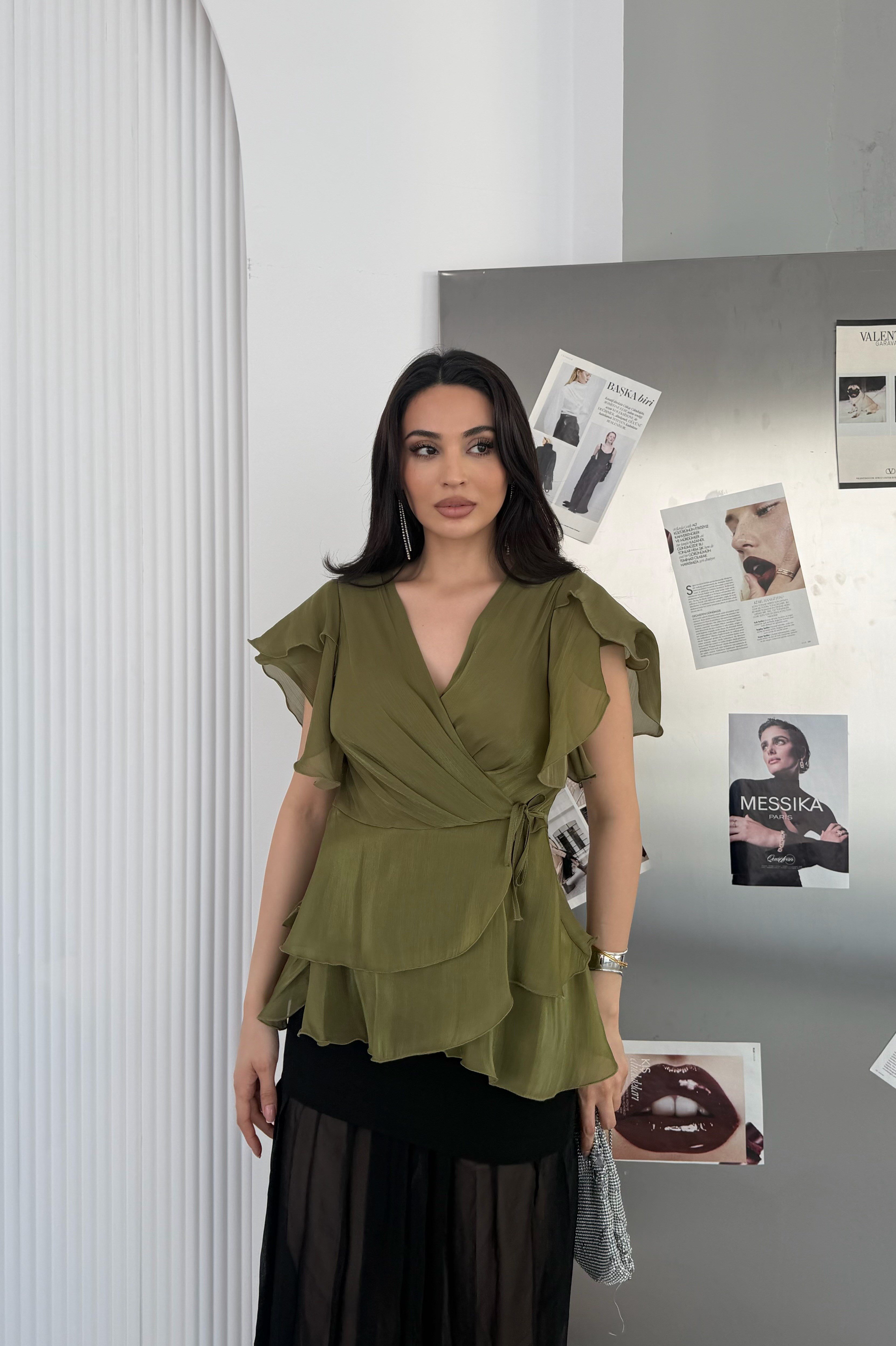 Haki Volanlı Önü Bağlamalı Parlak Şifon Kumaş Bluz