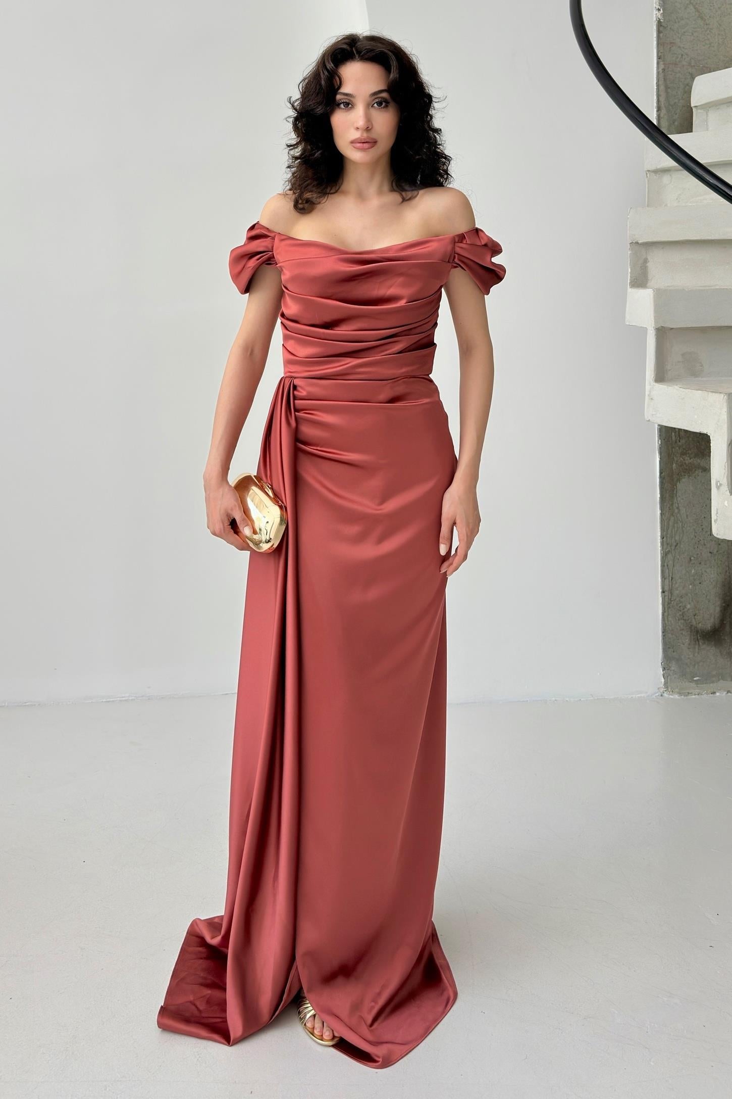 Kiremit Düşük Omuz Drapeli Abiye Elbise