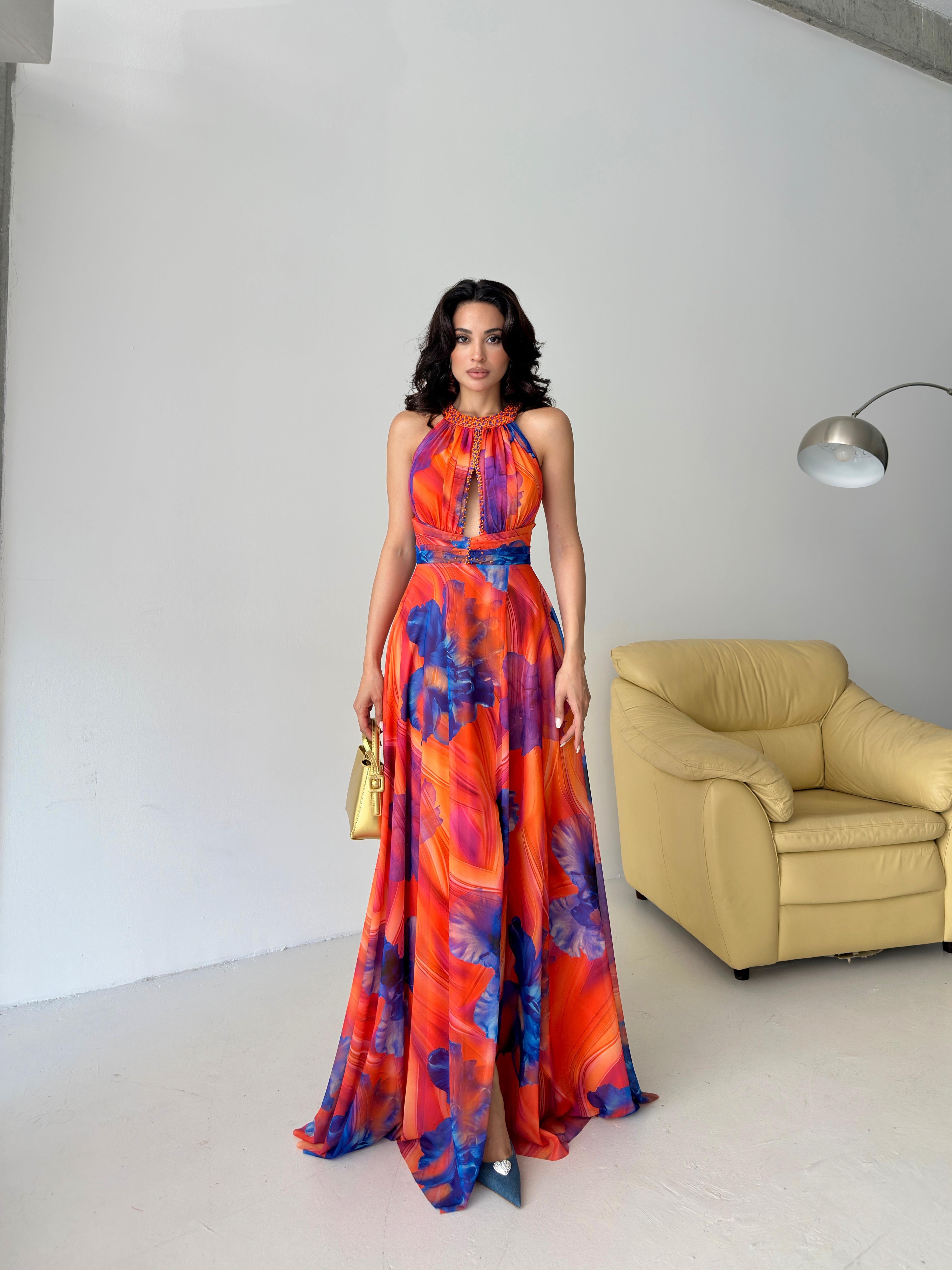 Turuncu Desenli Halter Yaka Tasarım Şifon Abiye Elbise