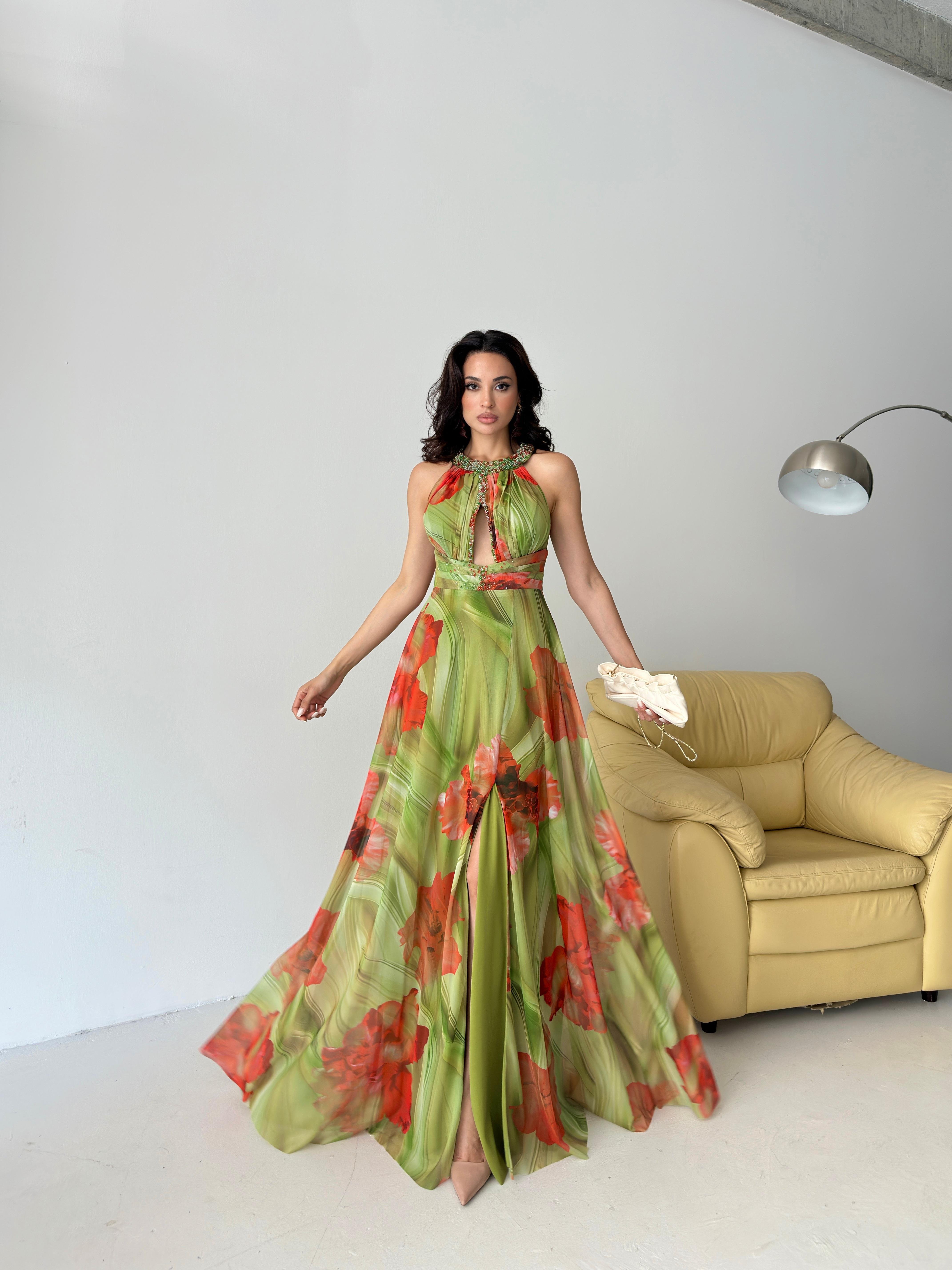 Yeşil Desenli Halter Yaka Tasarım Şifon Abiye Elbise