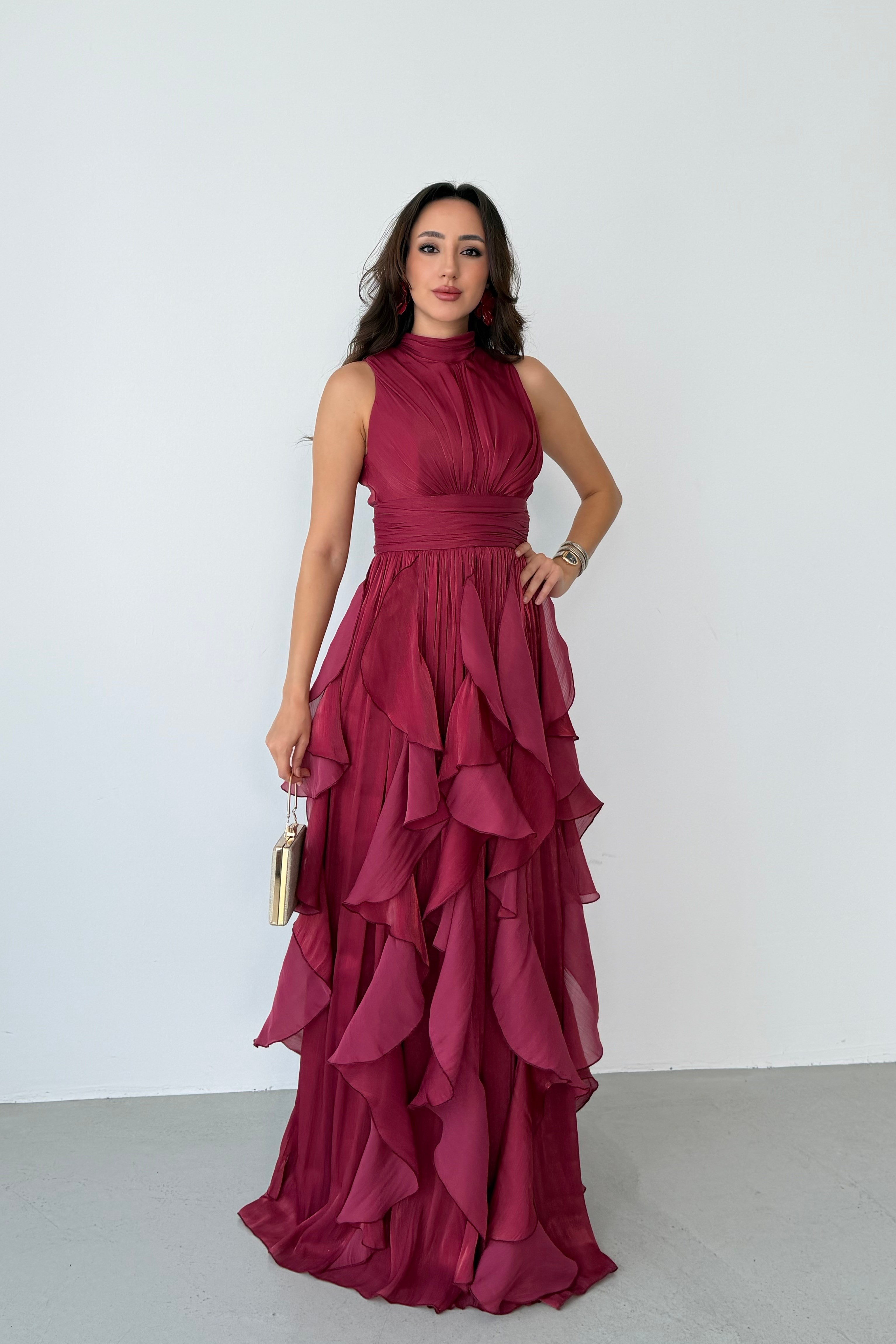 Bordo Halter Yaka Volanlı Uzun Abiye Elbise