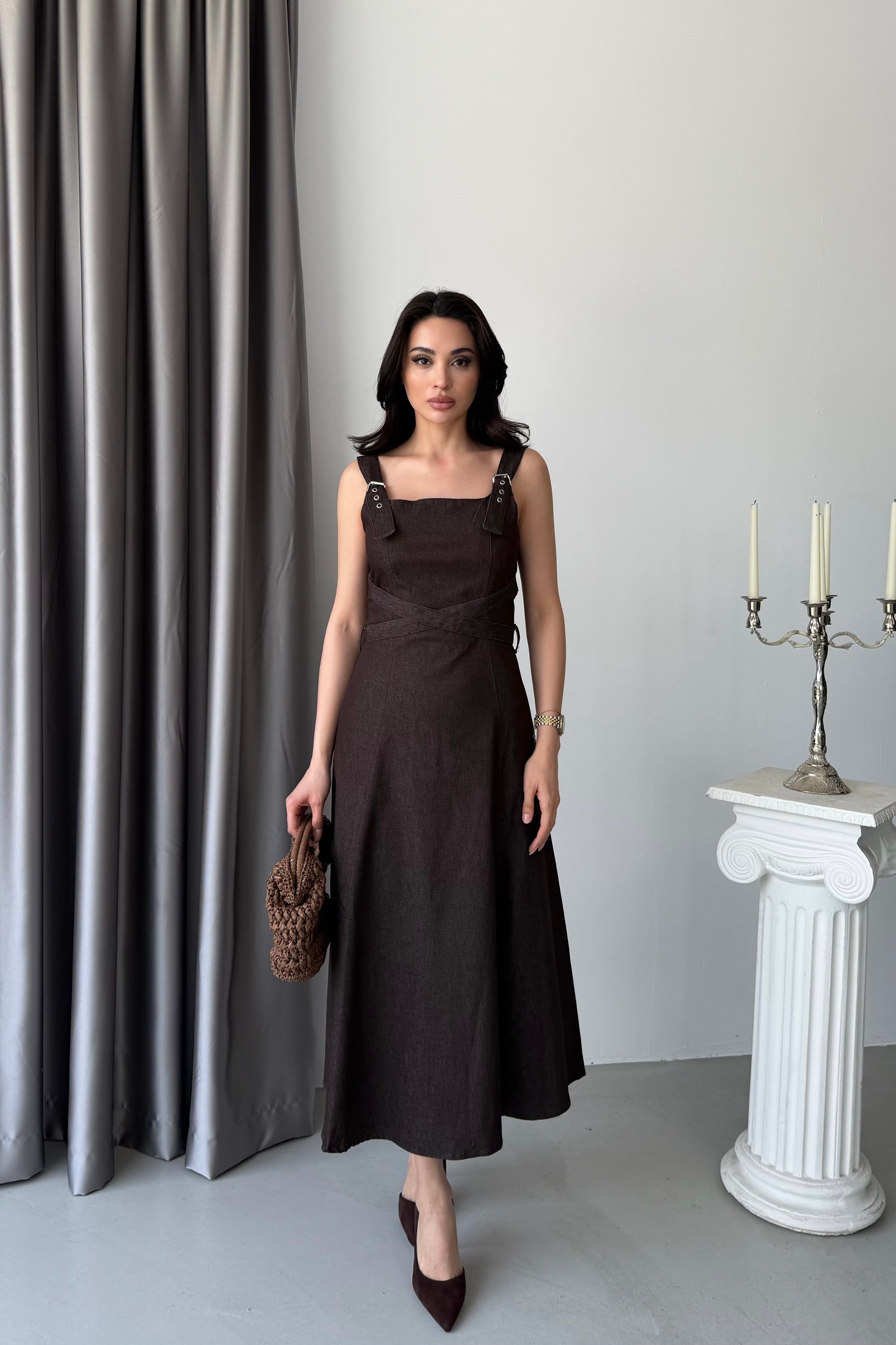 Kahverengi Askılı Çapraş Kuşaklı Denim Midi Elbise