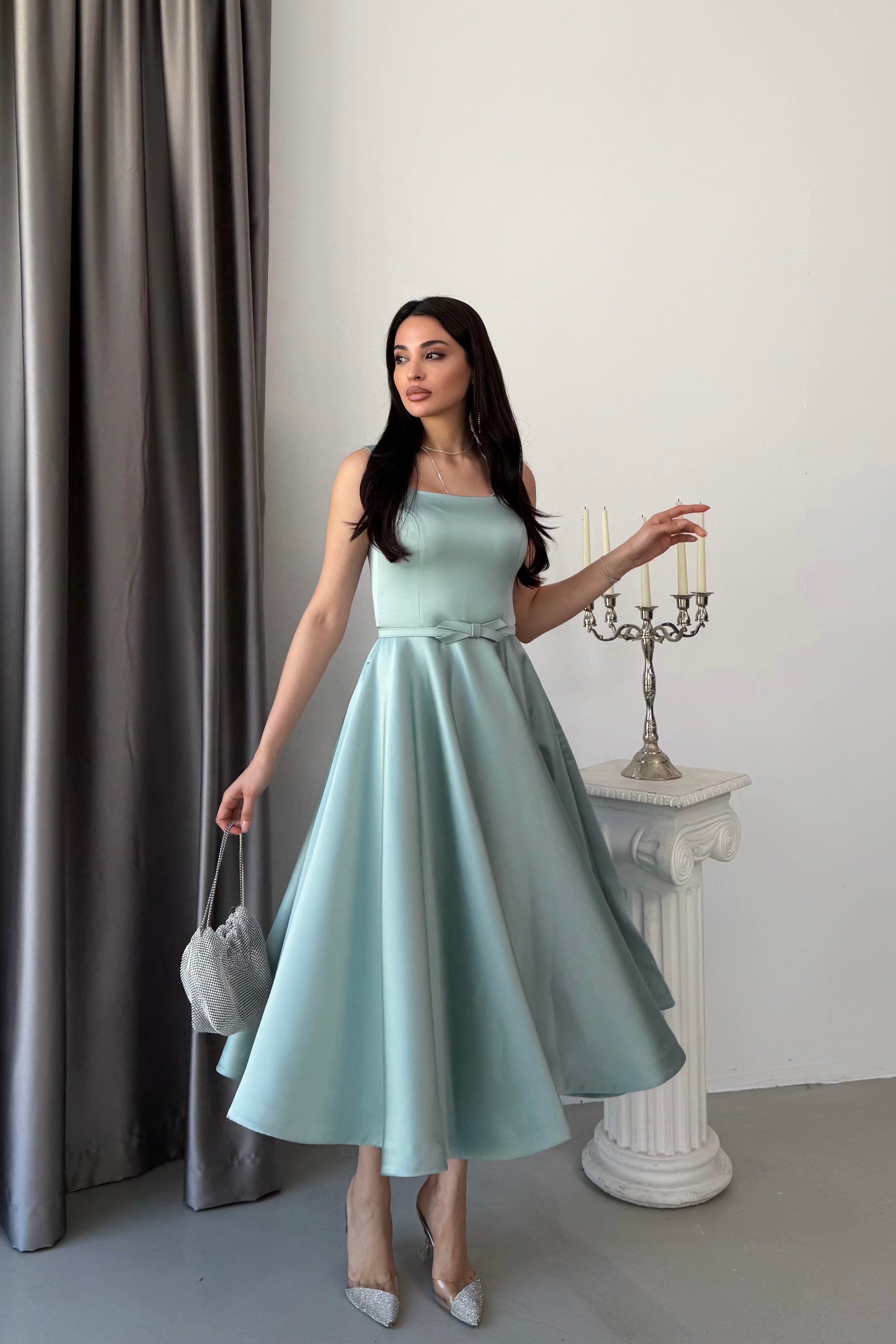 Mint Kare Yaka Askılı Kemerli Saten Midi Abiye Elbise