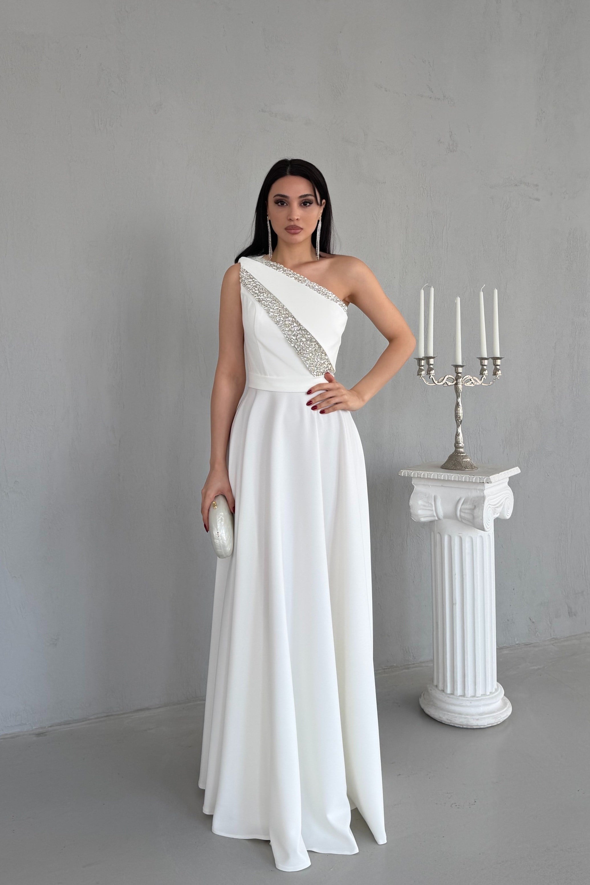 Beyaz Tek Omuz Taş İşlemeli Abiye Elbise
