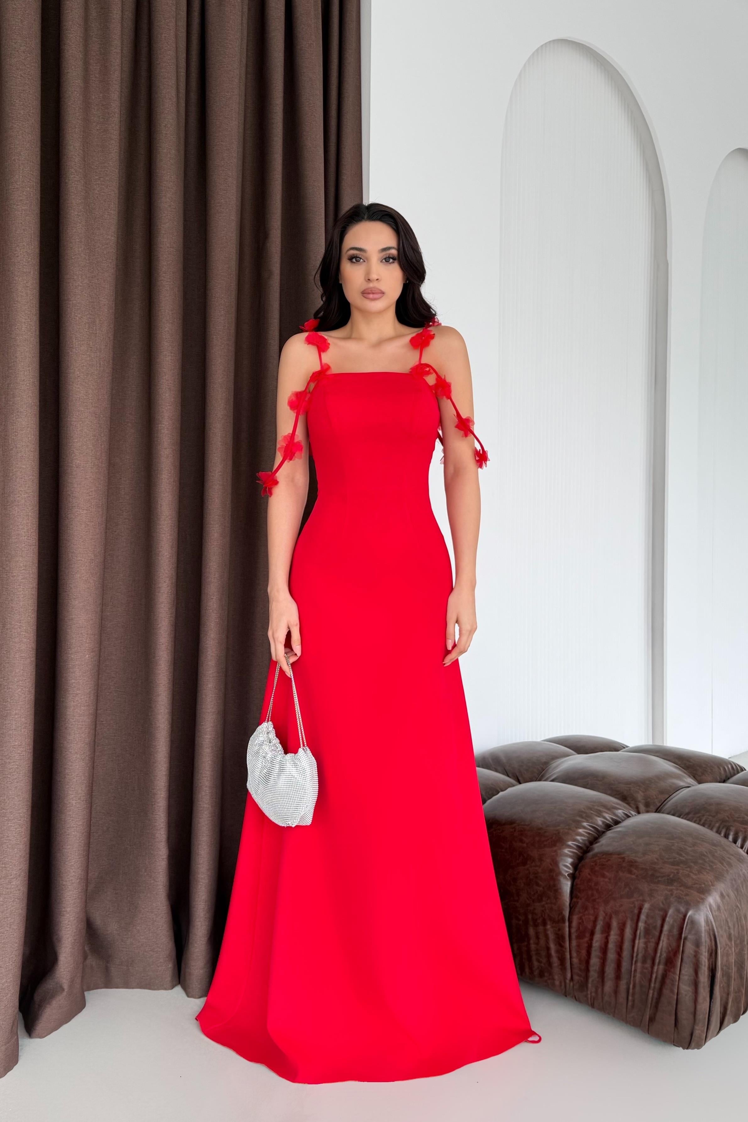 Kırmızı Askısı Çiçek Detaylı Uzun Abiye Elbise