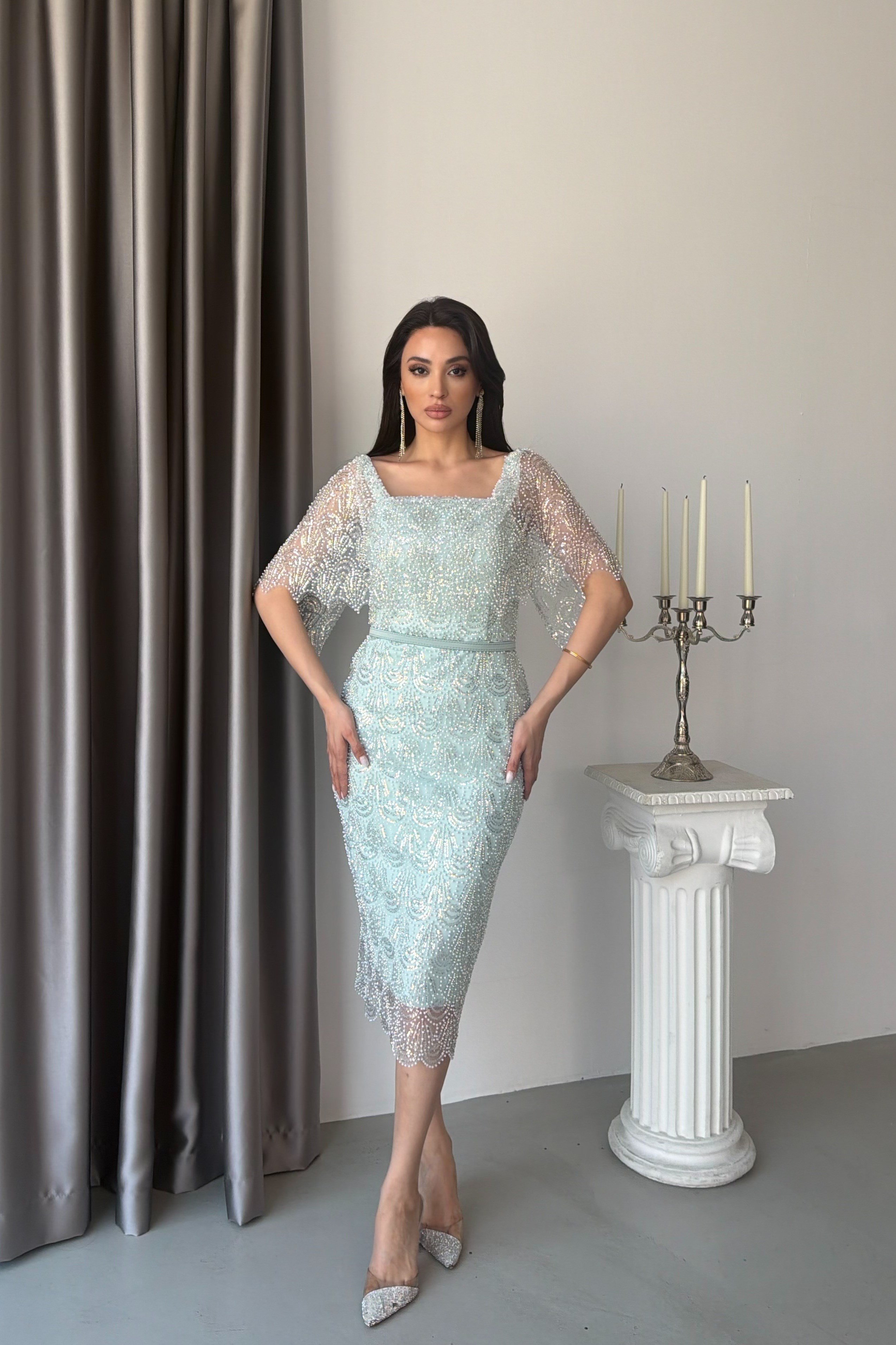 Mint Kare Yaka Şal Detaylı Boncuk İşlemeli Midi Abiye Elbise
