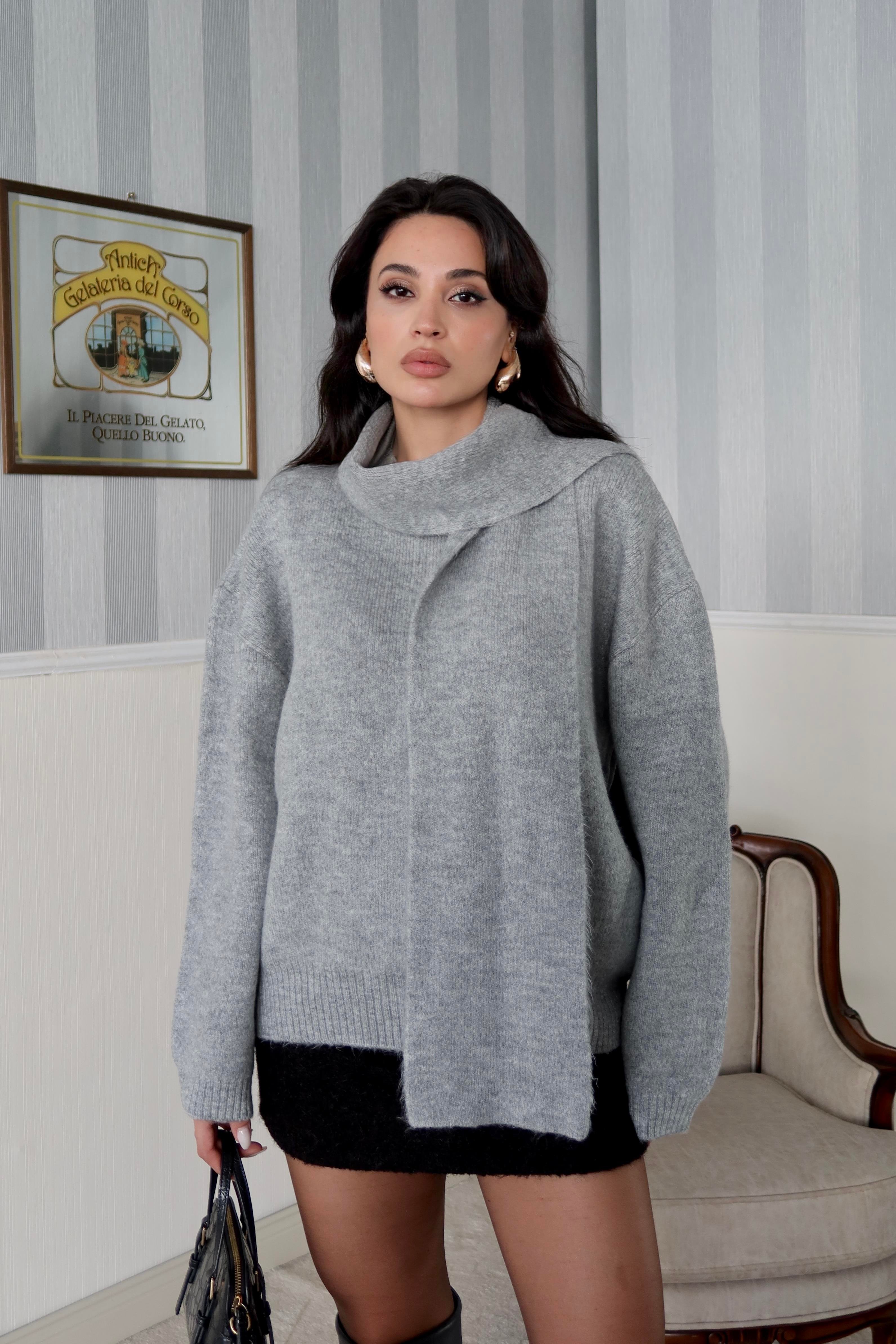 Gri Atkılı Yumuşak Dokulu Triko Kazak