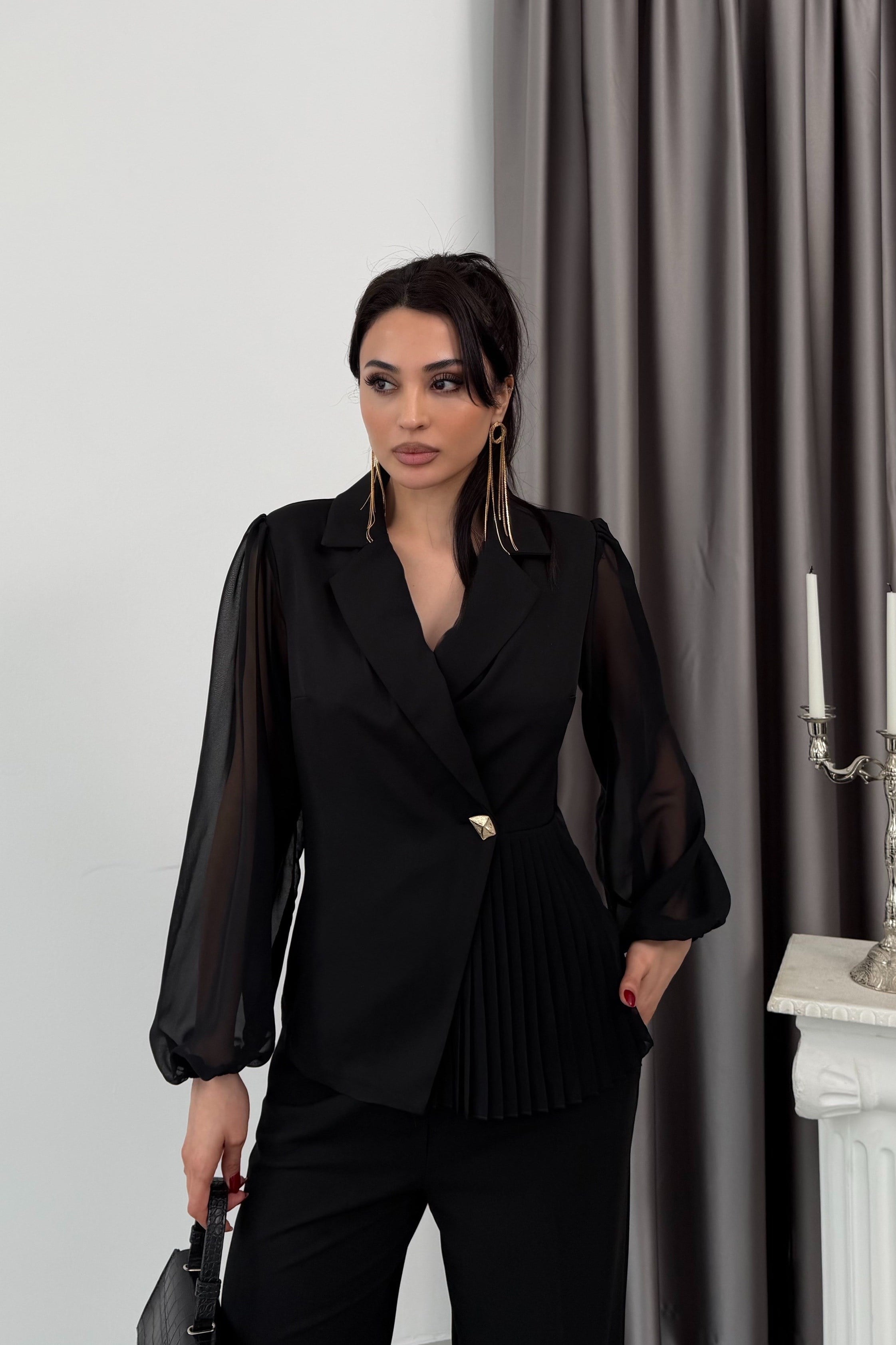 Siyah Tül Kol Pliseli Kruvaze Yaka Ceket Bluz