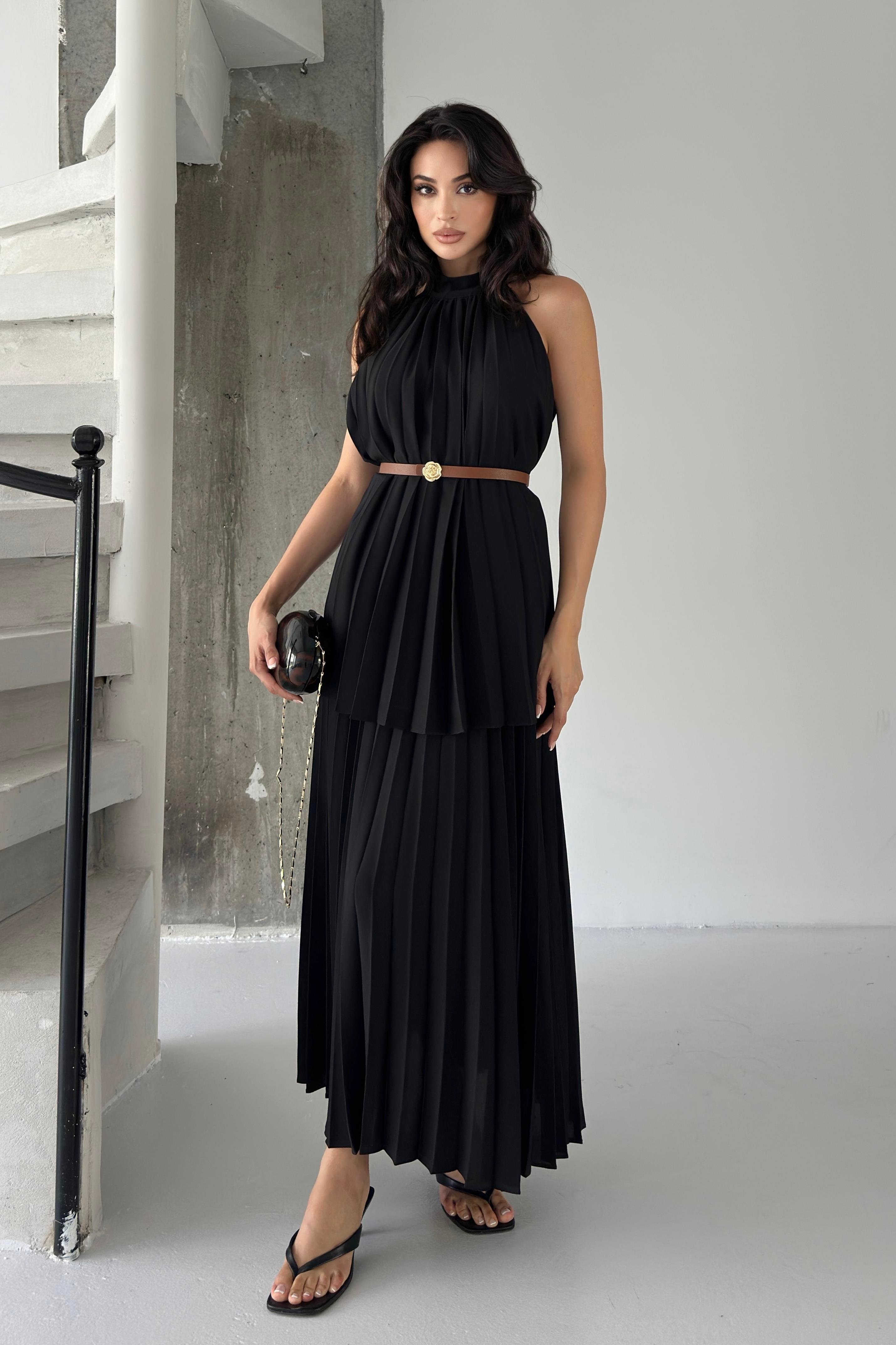 Siyah Pileli Halter Yaka Kemerli Elbise