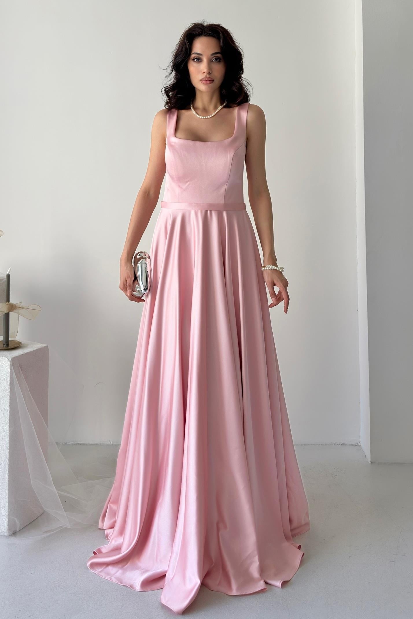 Pudra Kare Yaka Askılı Saten Abiye Elbise