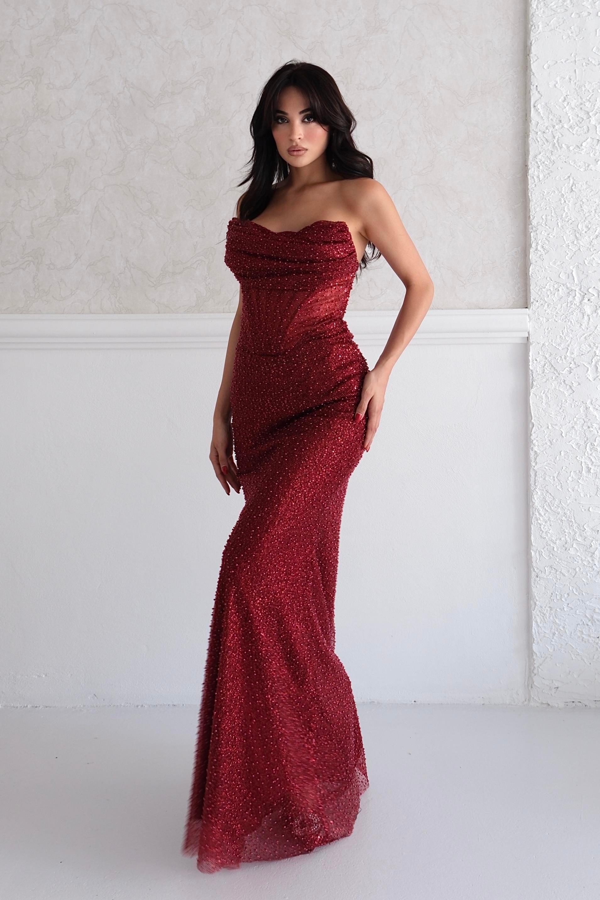 Bordo Boncuk İşlemeli Straplez Transparan Detaylı Balık Abiye Elbise