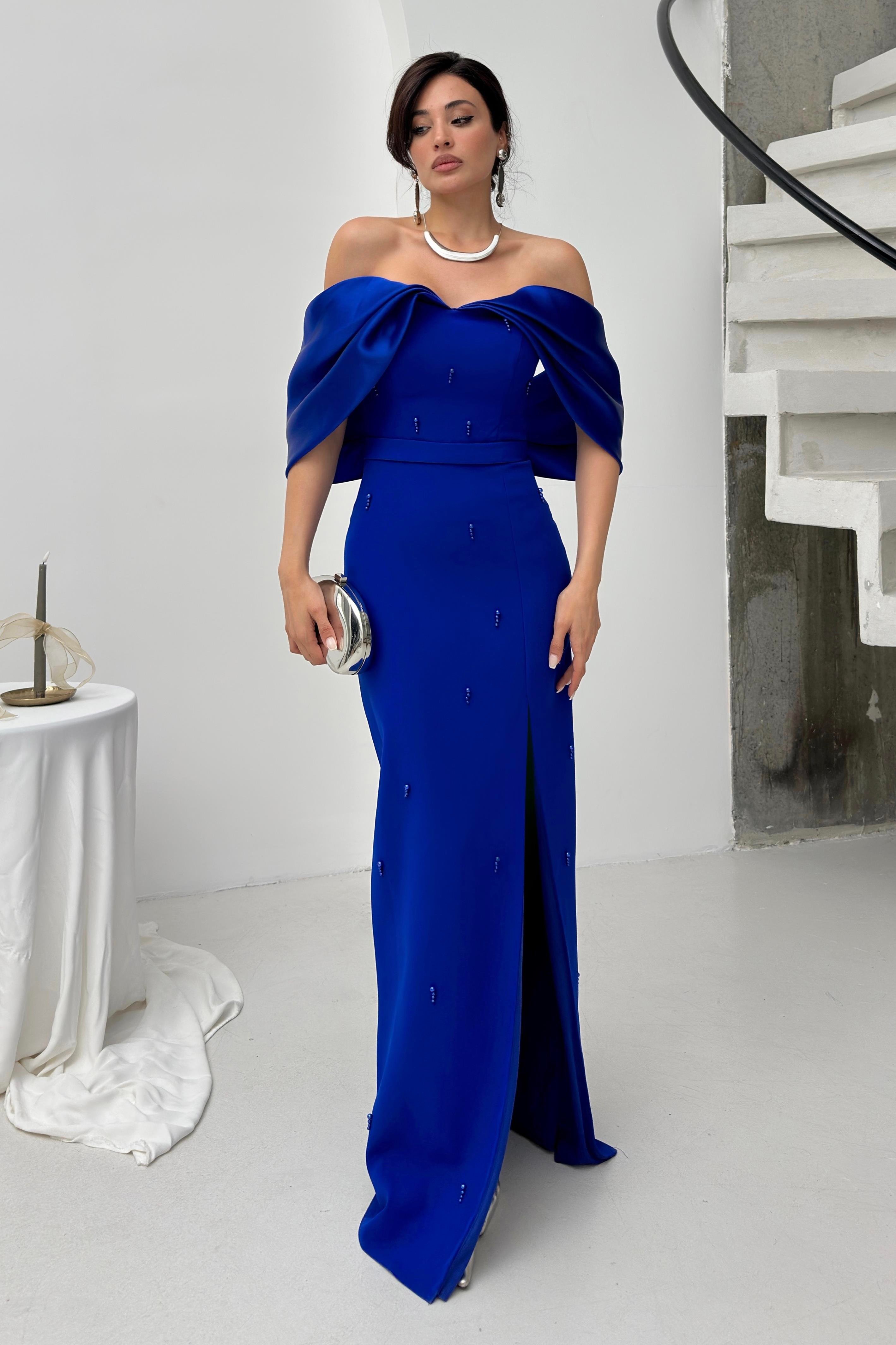 Saks Mavi Kayık Yaka İnci Detaylı Abiye Elbise