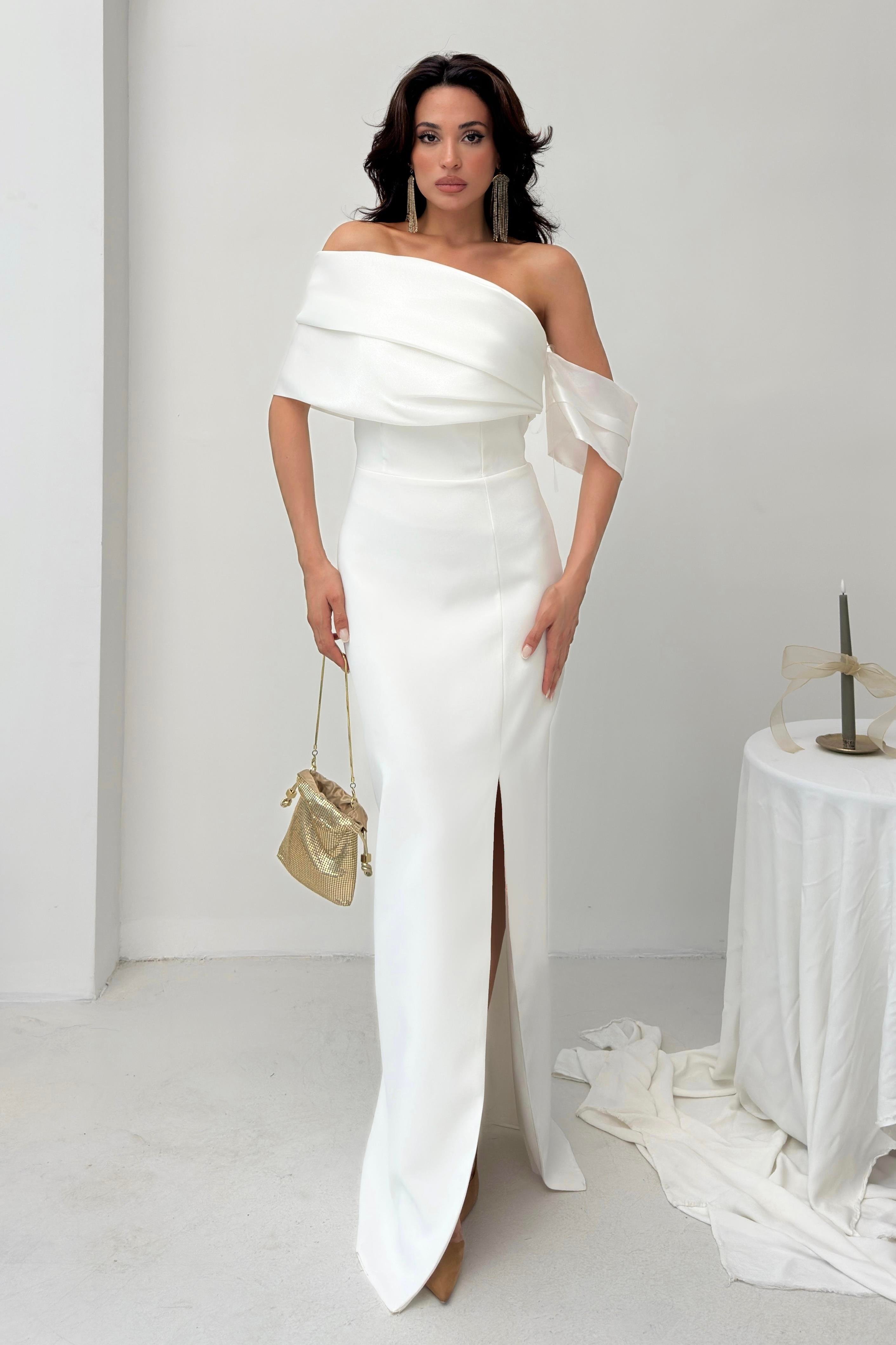 Beyaz Yaka Detaylı Yırtmaçlı Abiye Elbise