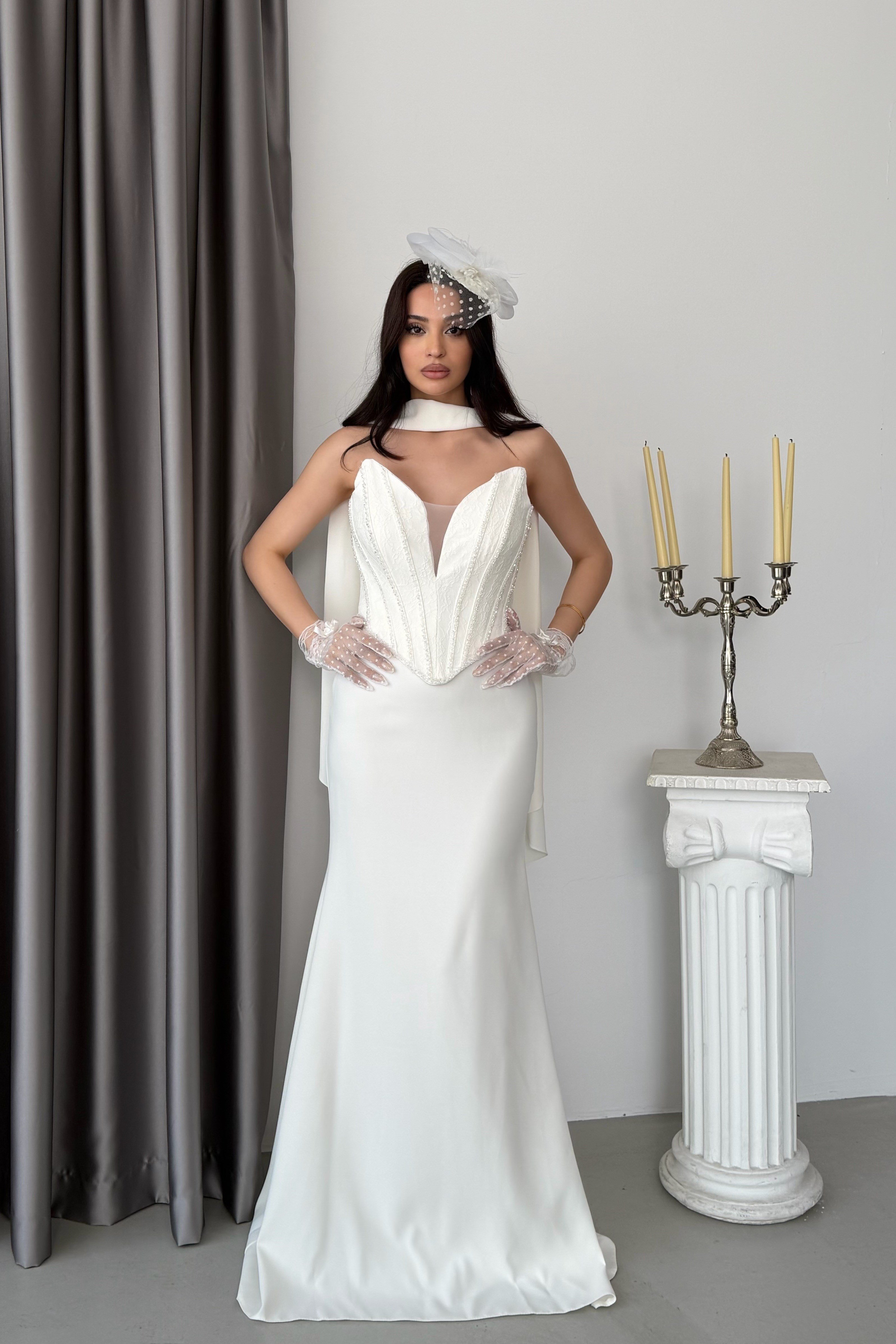 Beyaz Straplez Dantel Korse Detaylı Fularlu Balık Model  Abiye Elbise