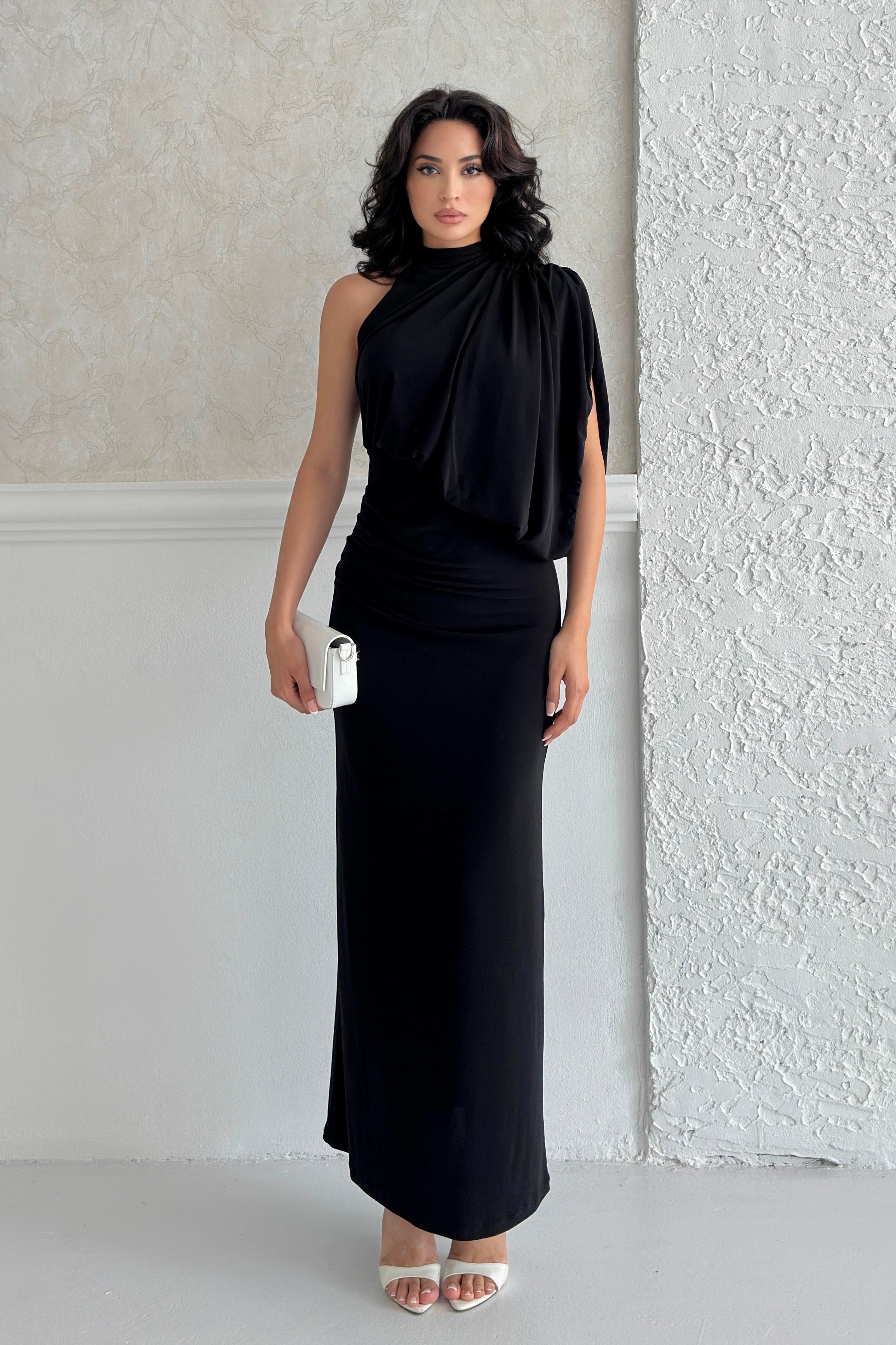 Siyah Tek Omuz Yüksek Yaka Detaylı Elbise